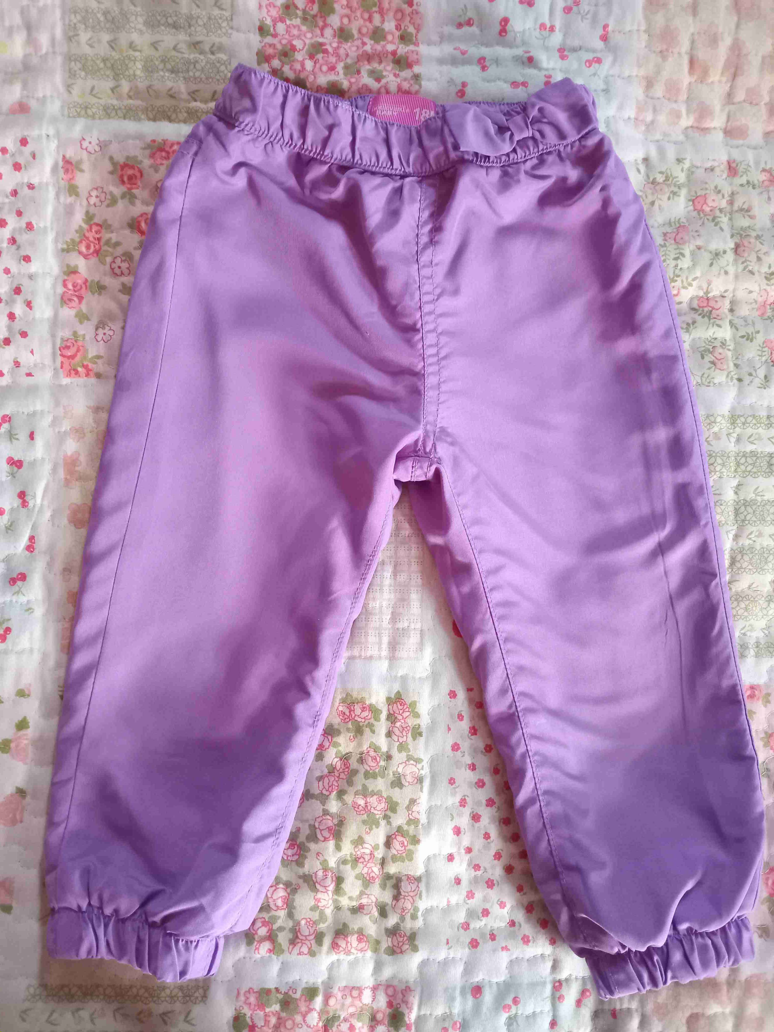 Pantalón lila para niña