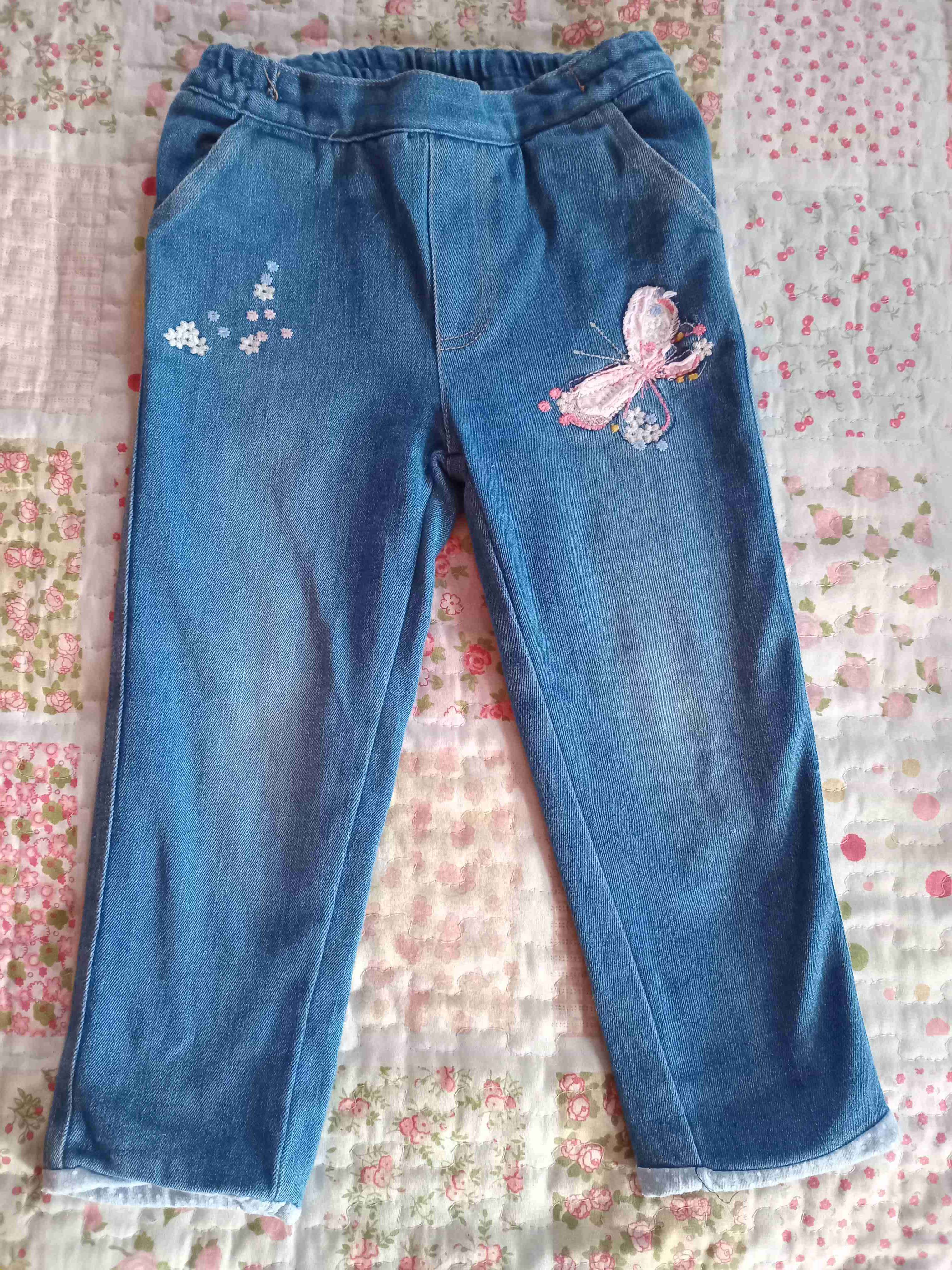 Pantalones de mezclilla para niños con mariposa