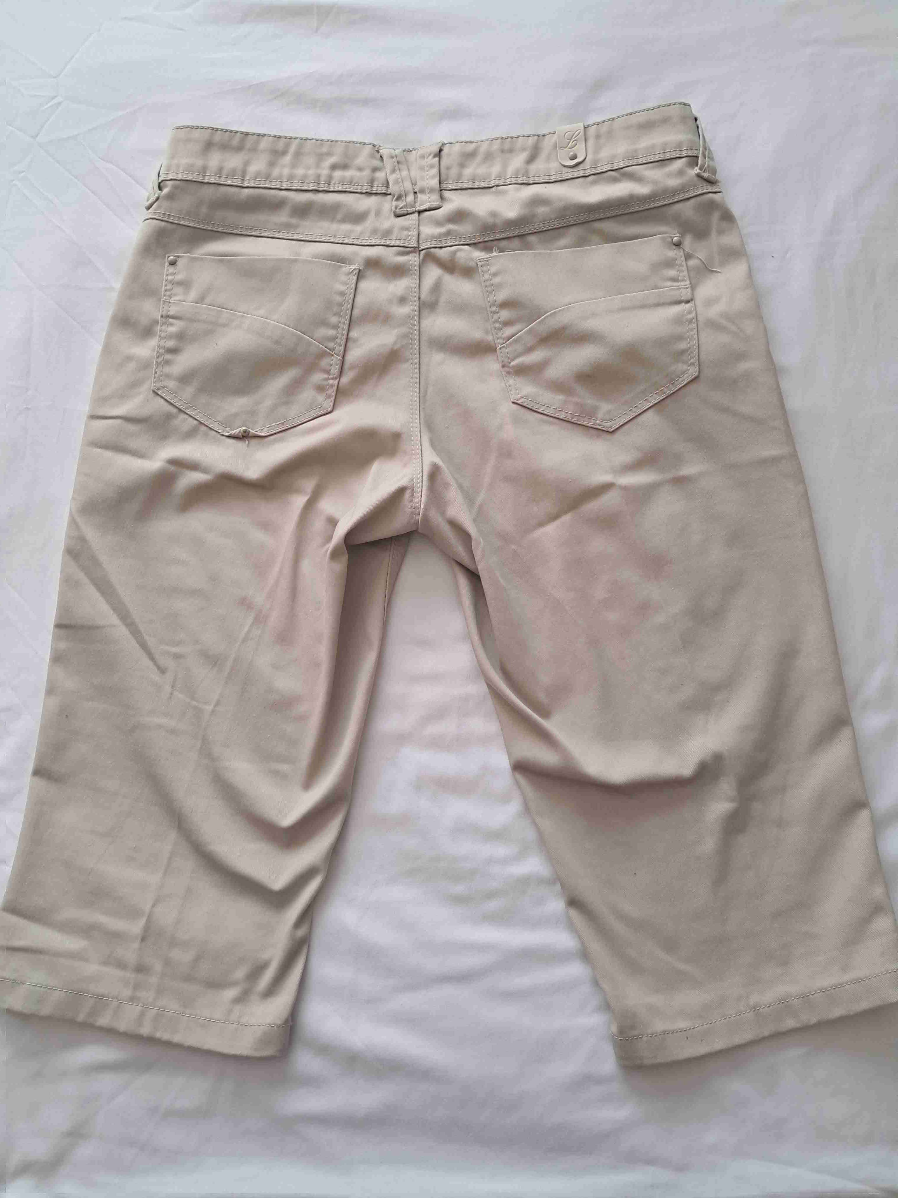 Bermudas beige para mujer talla 40 - miniatura 2