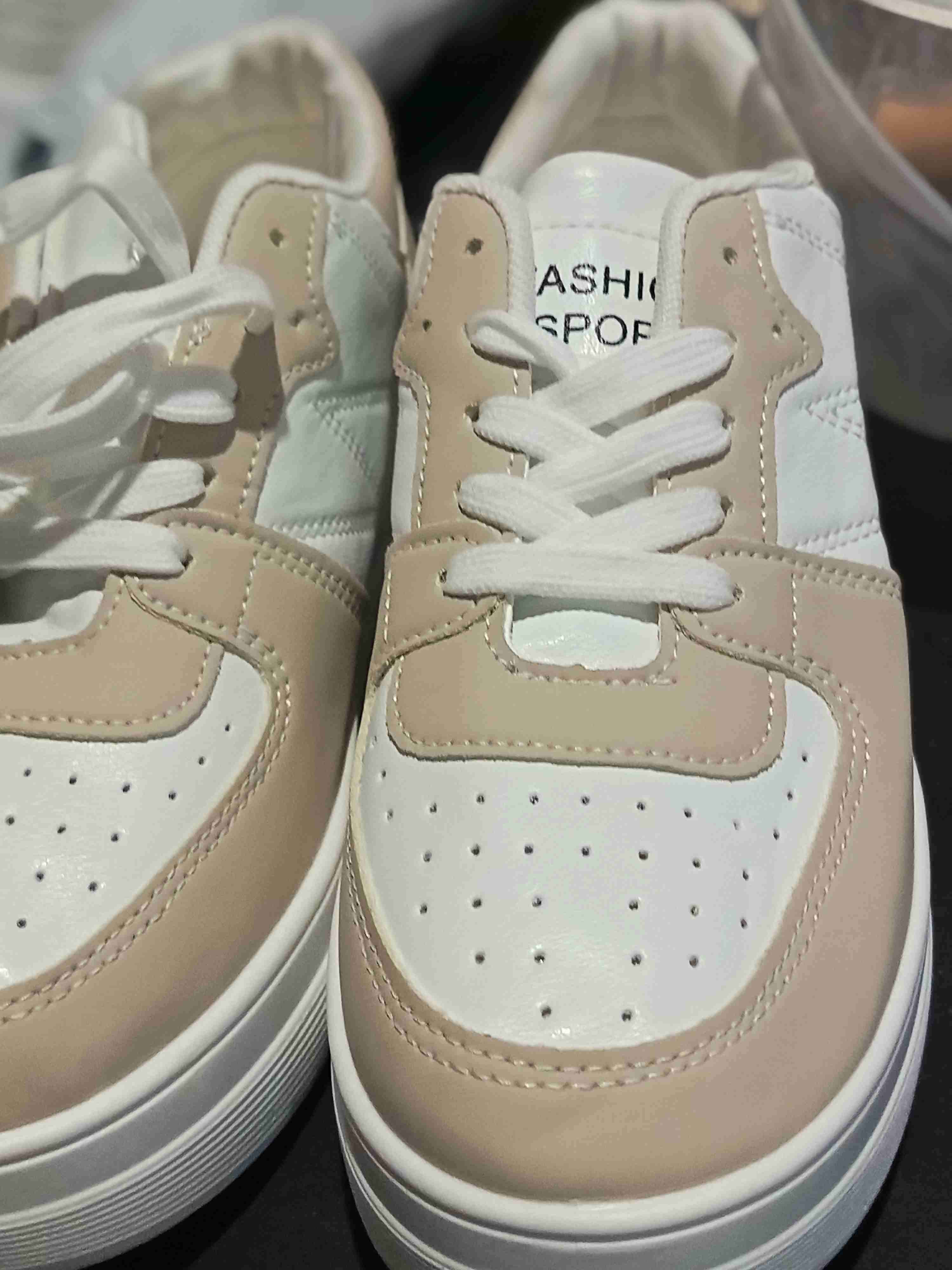 Zapatillas blancas y beige - miniatura 4