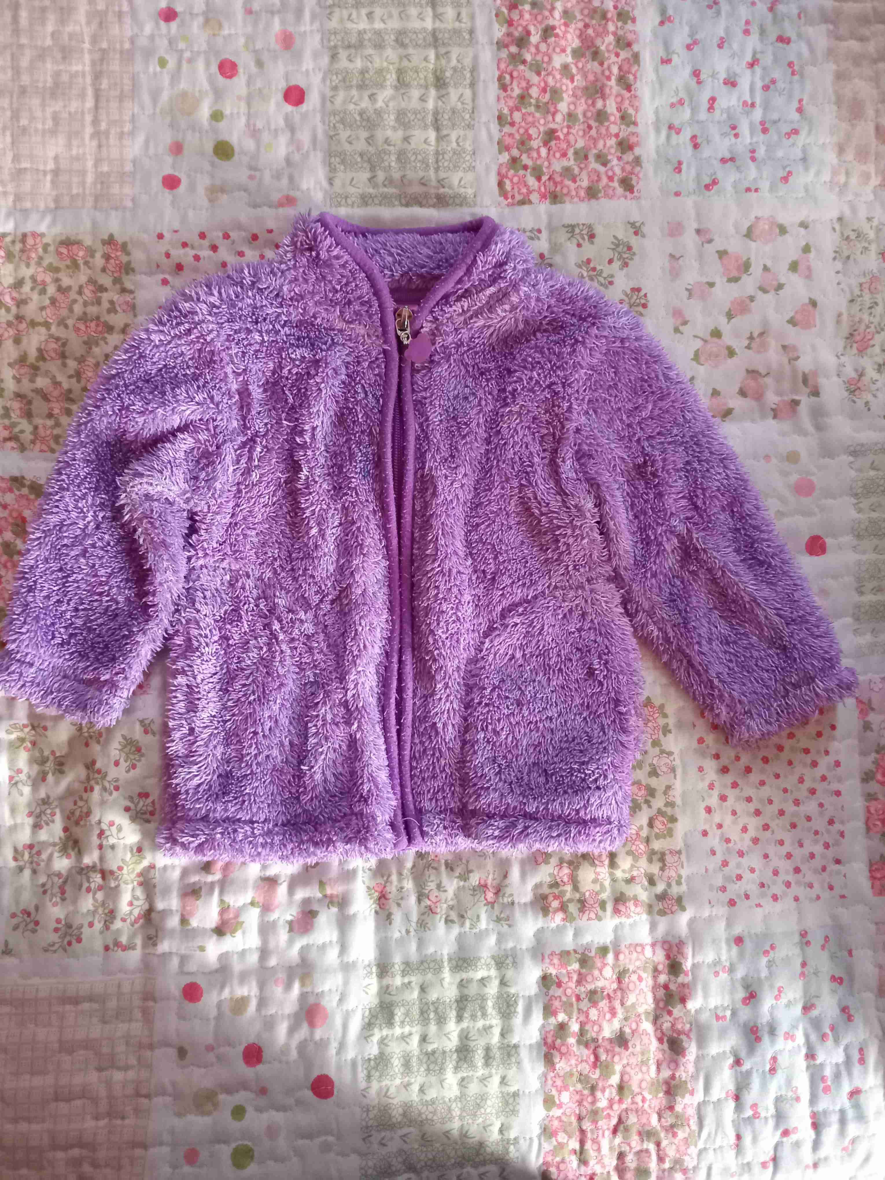 Chaqueta polar morada para bebé