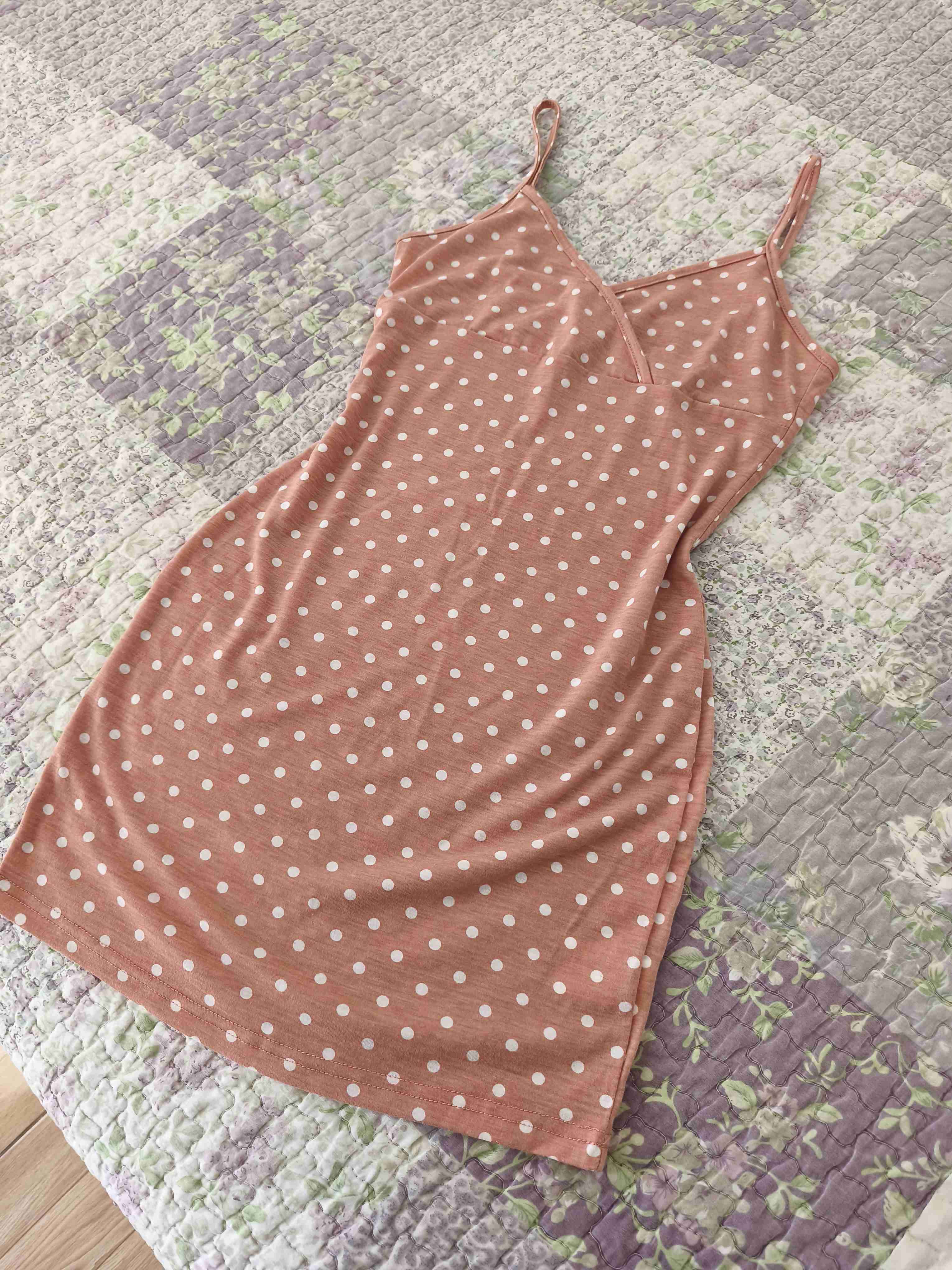 Vestido rosa con lunares