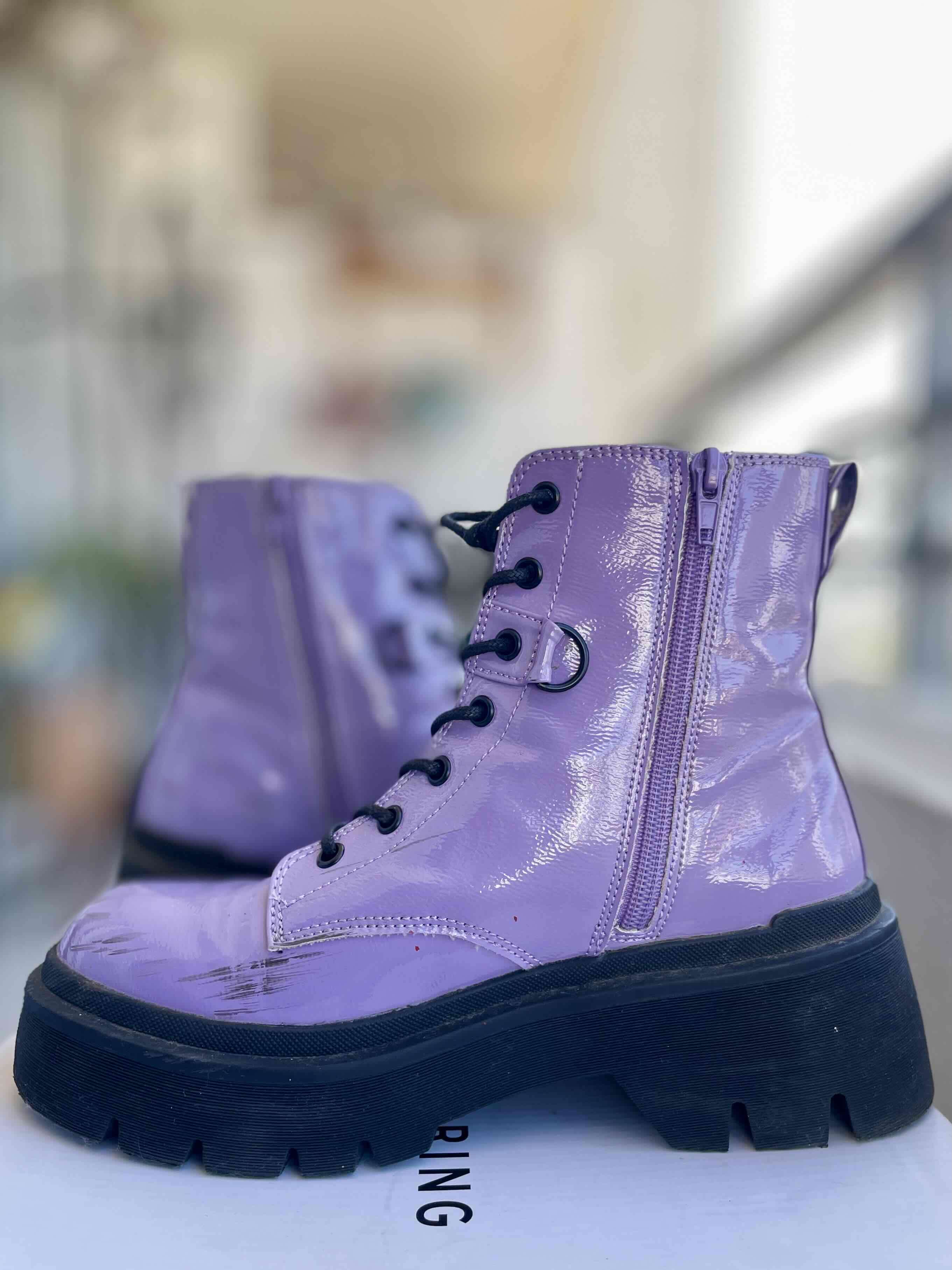 Botas moradas con plataforma - miniatura 2