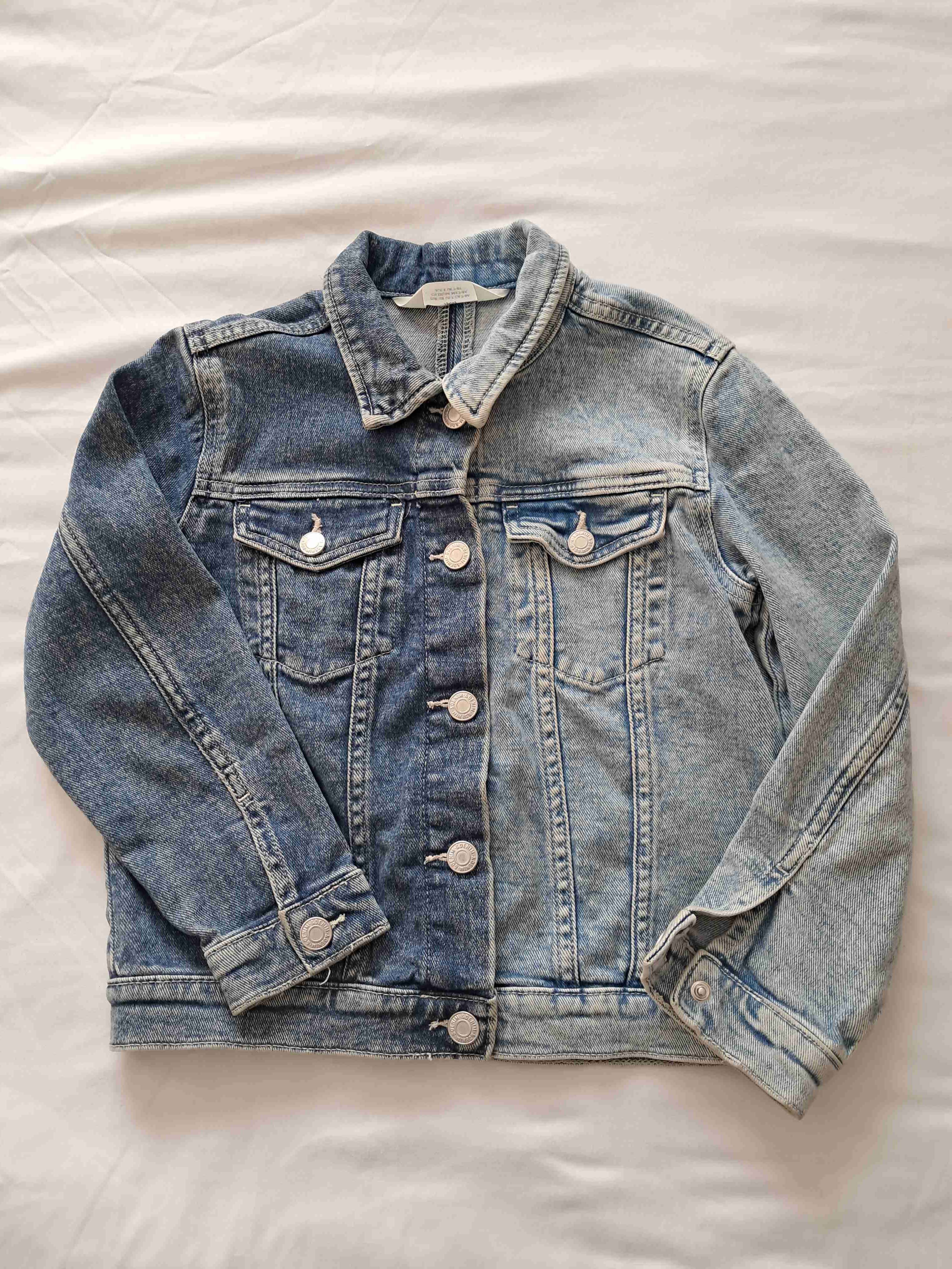 Chaqueta de mezclilla azul claro HyM talla 7-8