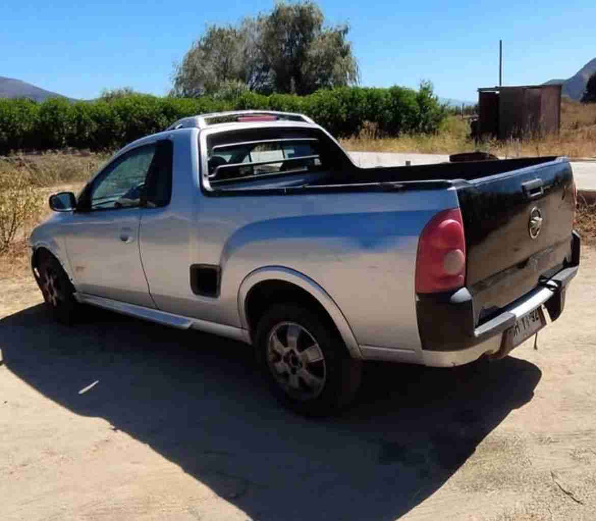 Chevrolett Montana 2010 - miniatura 5