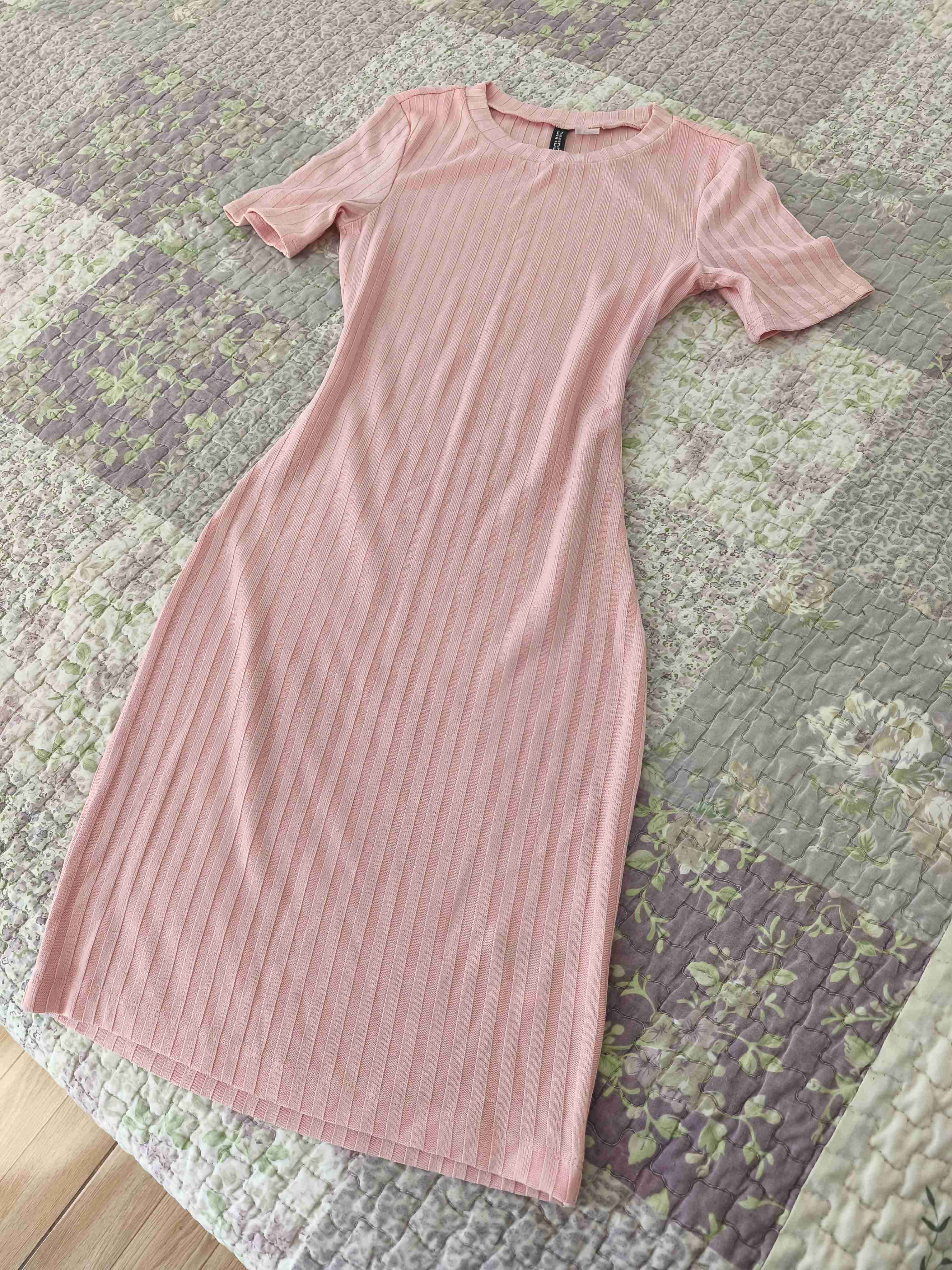 Vestido rosa de canalé
