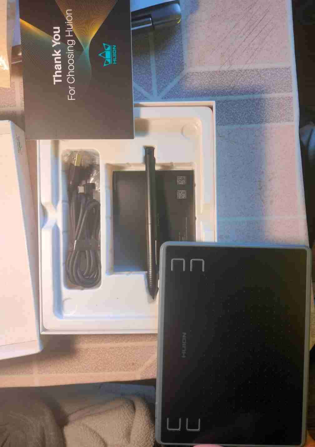 Tableta de dibujo Huion Inspiroy - miniatura 3