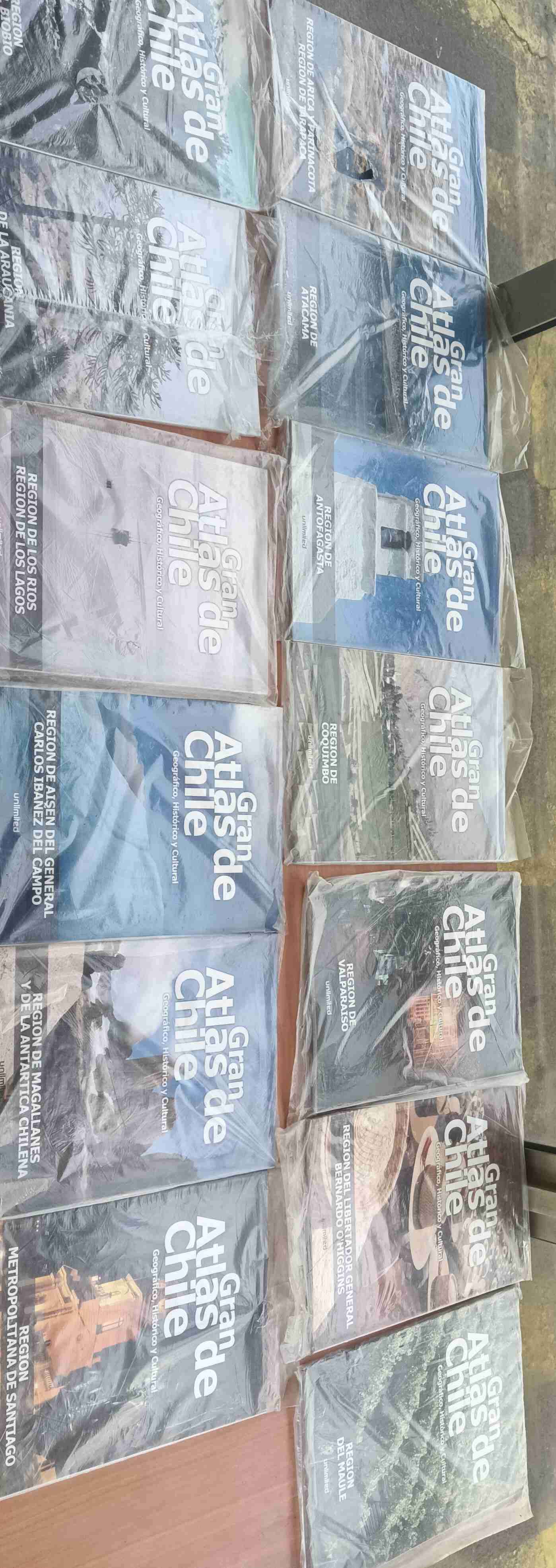 Set de 14 tomos diccionarios Larousse,y 14 atlas - miniatura 3