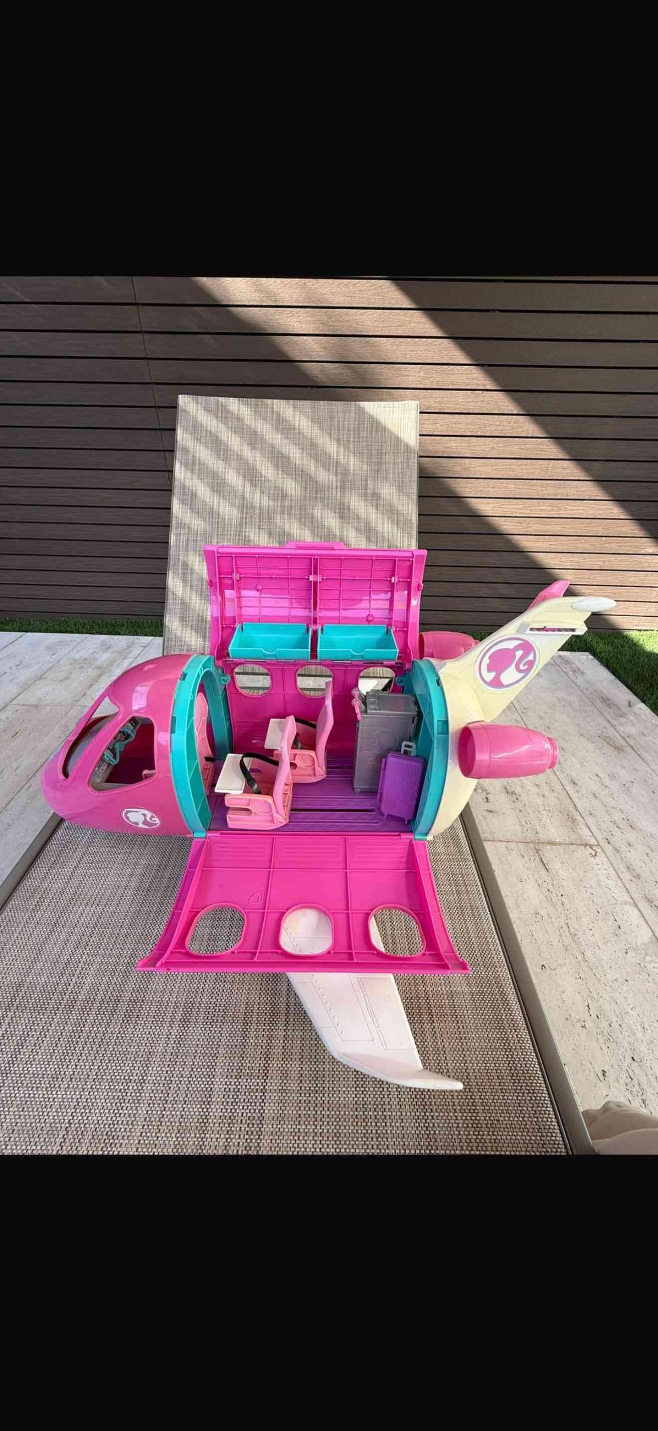 Avión de Barbie color rosa - miniatura 3