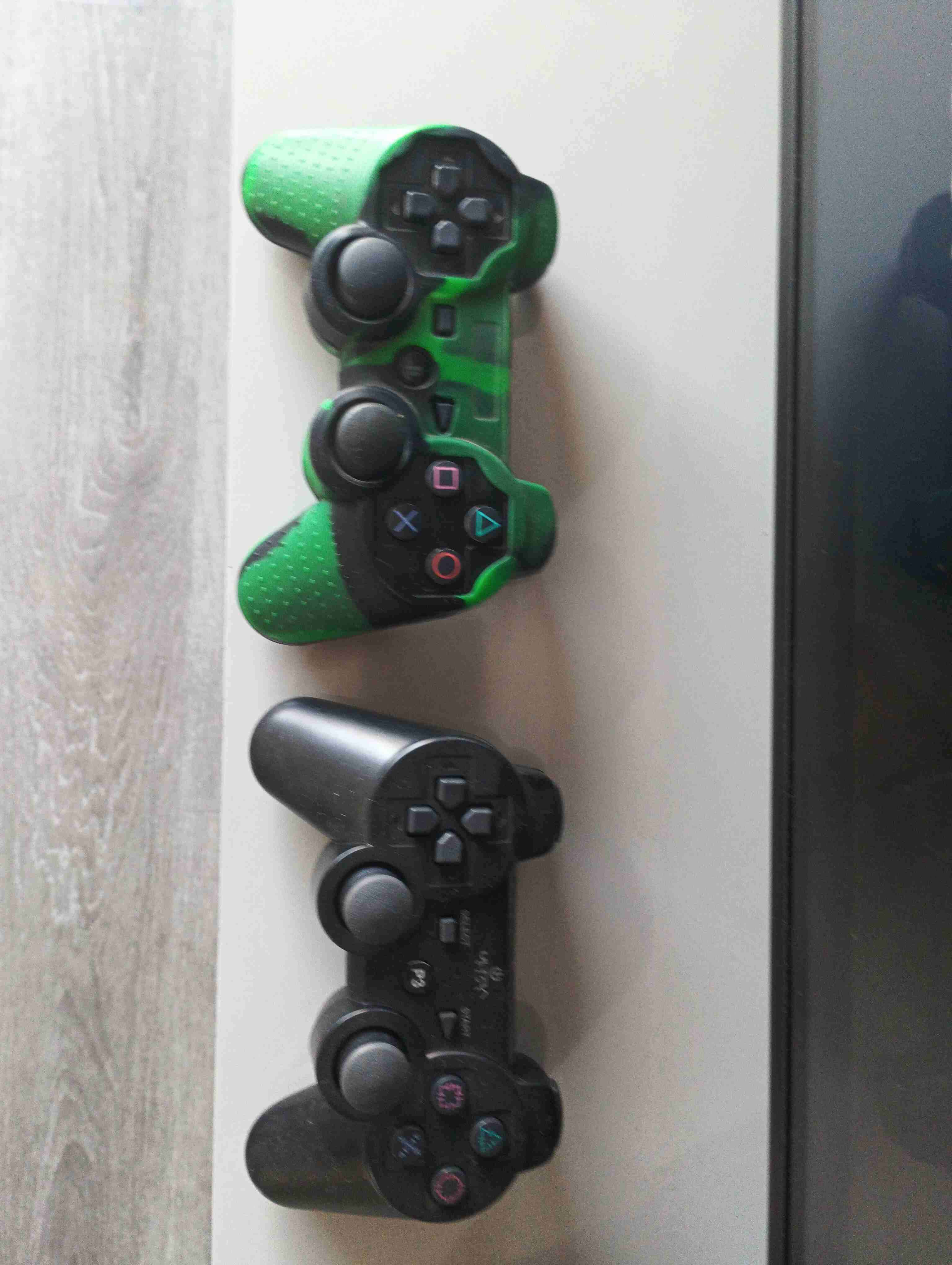 Consola PS3 con controles y juegos - miniatura 3