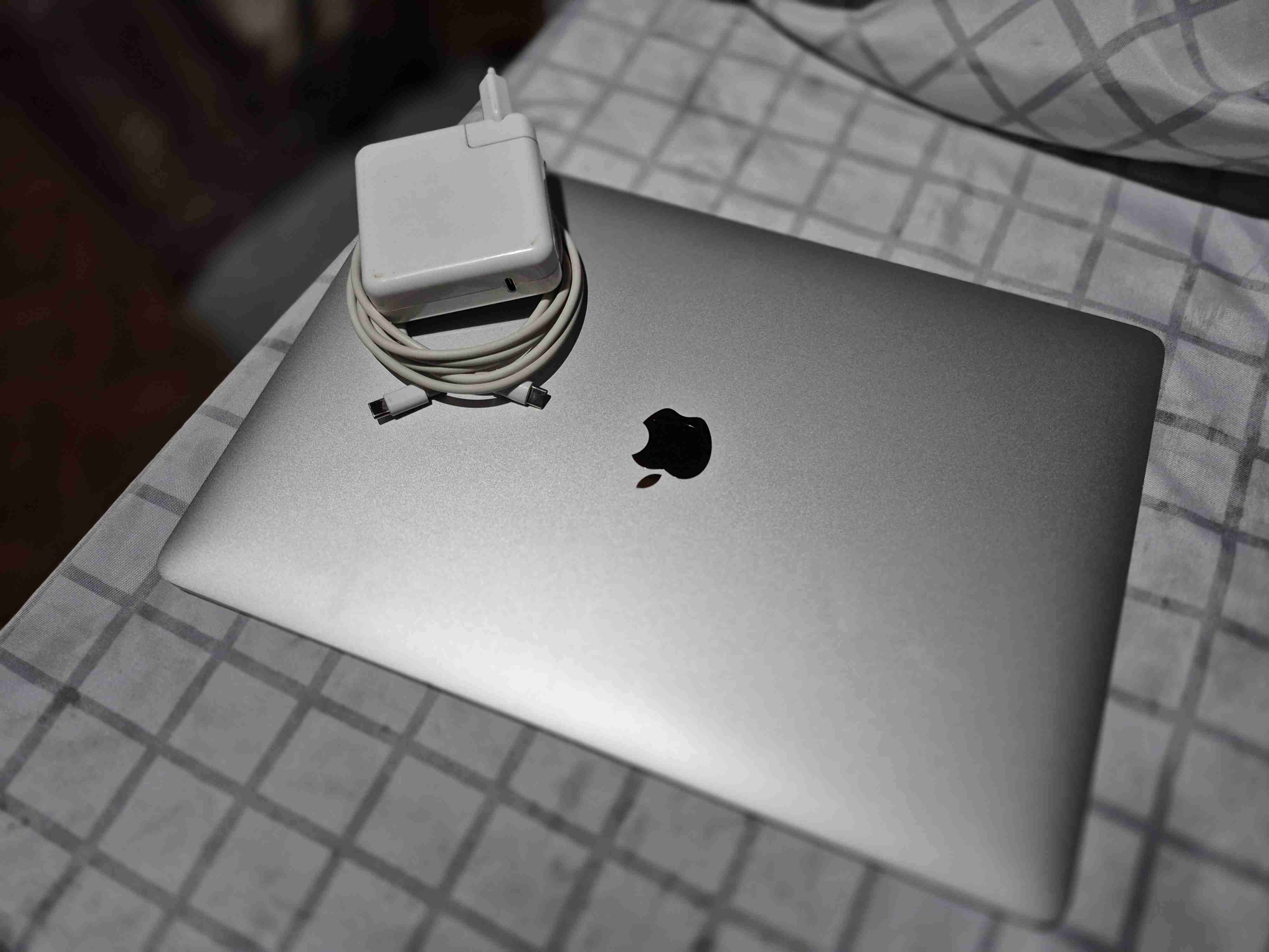 MacBook Pro 15 pulgadas 2019 - miniatura 6