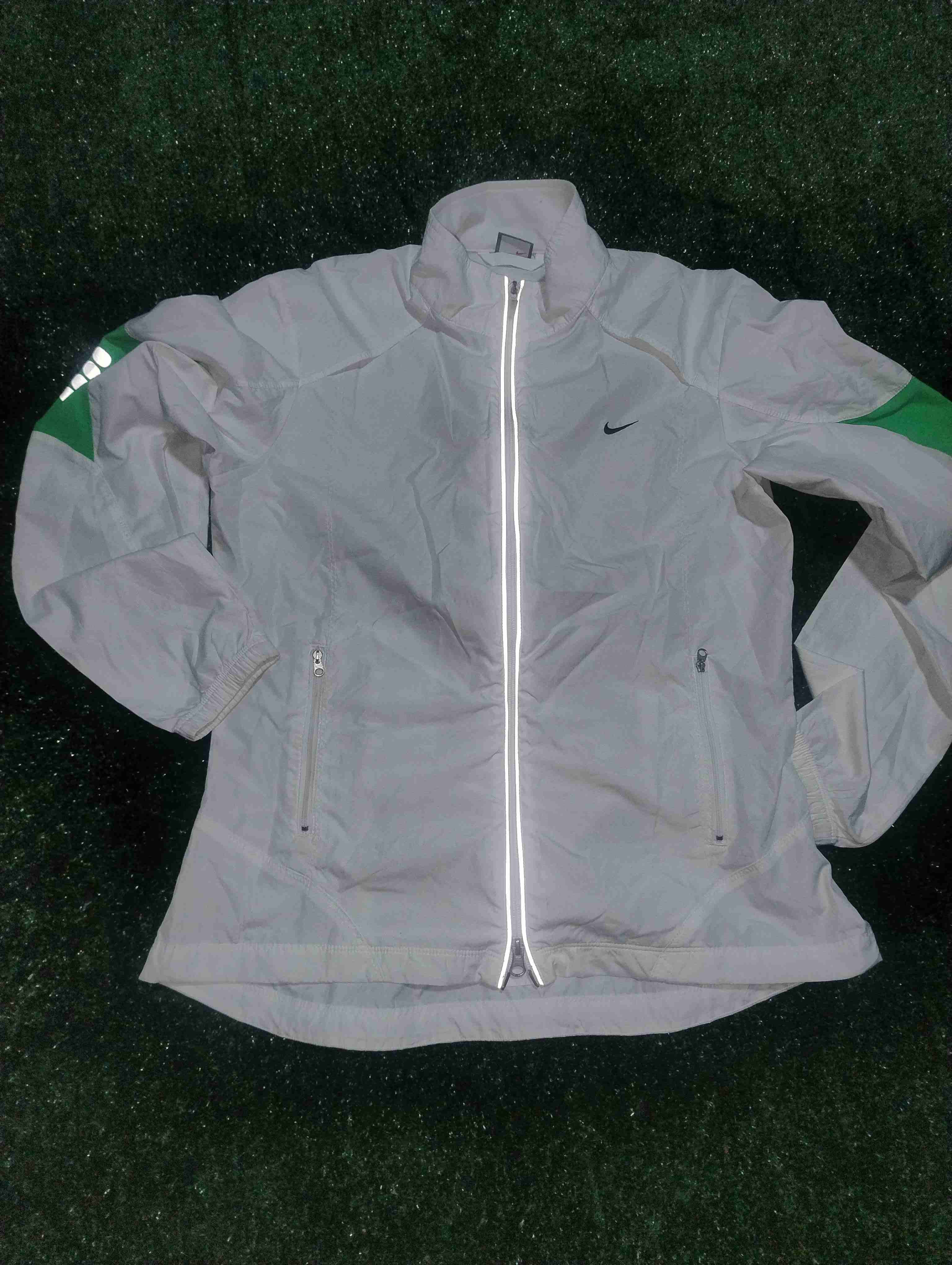 Corta viento nike - miniatura 2