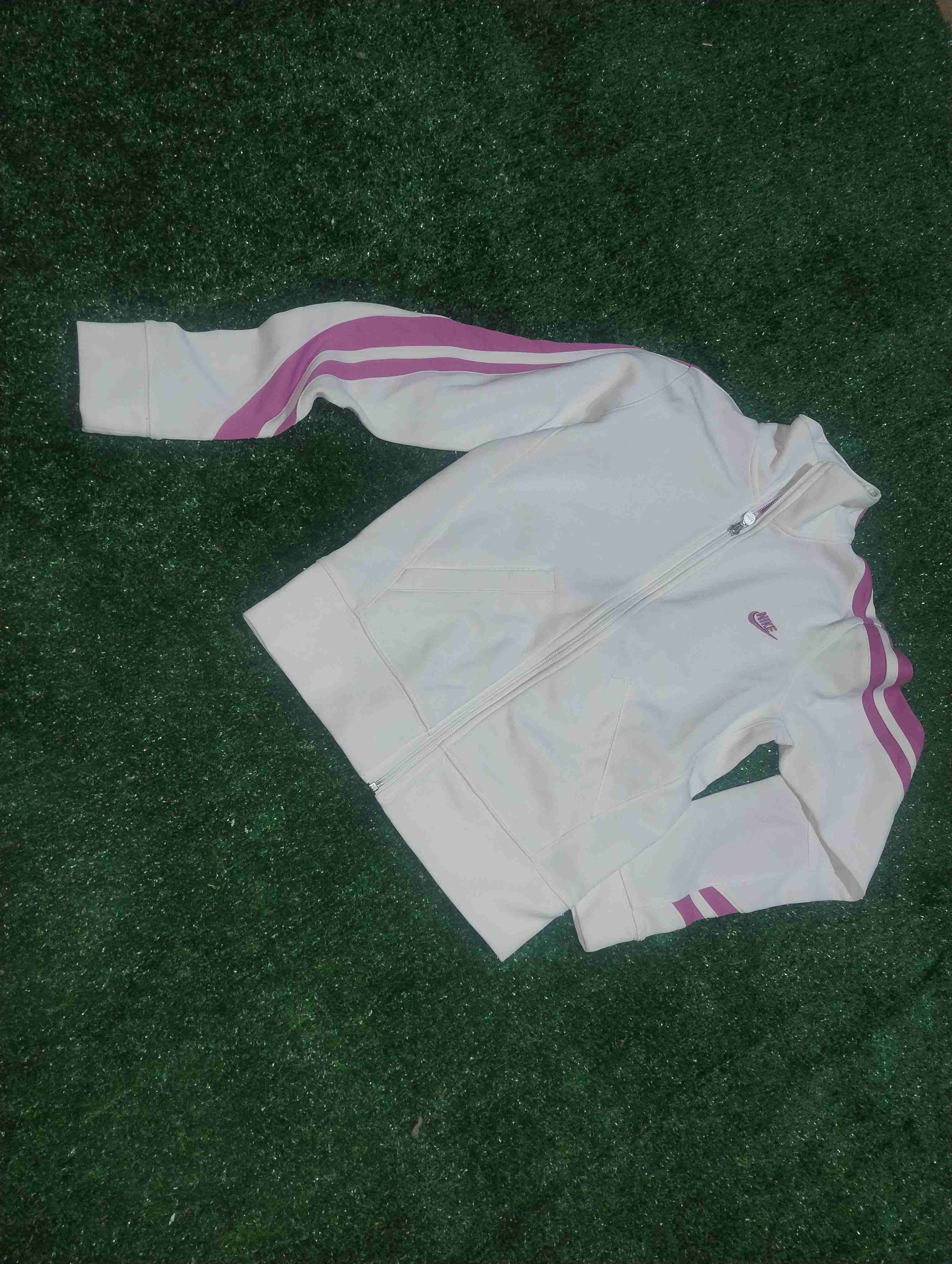 Poleron Nike con cuello mujer