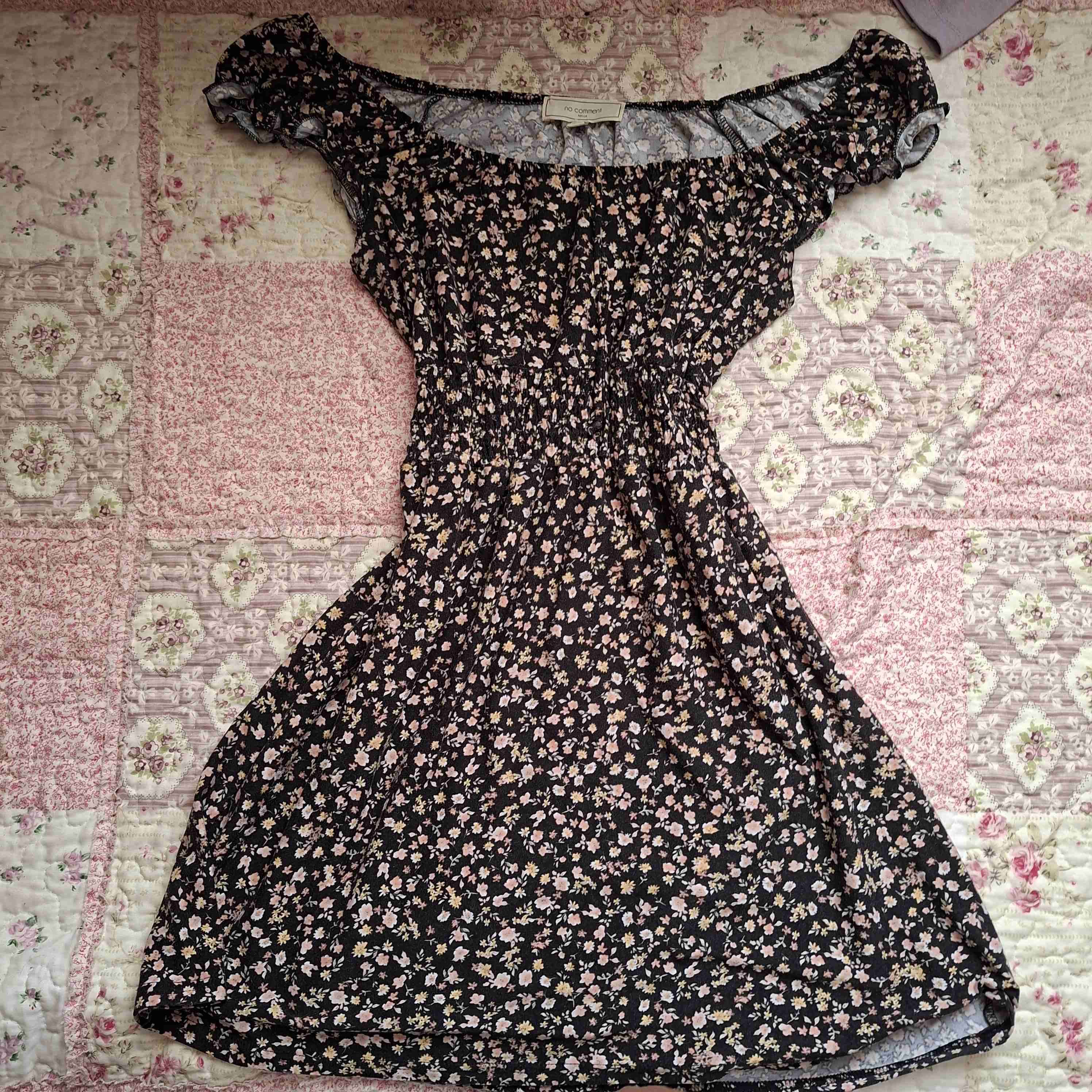 Vestido floreado negro