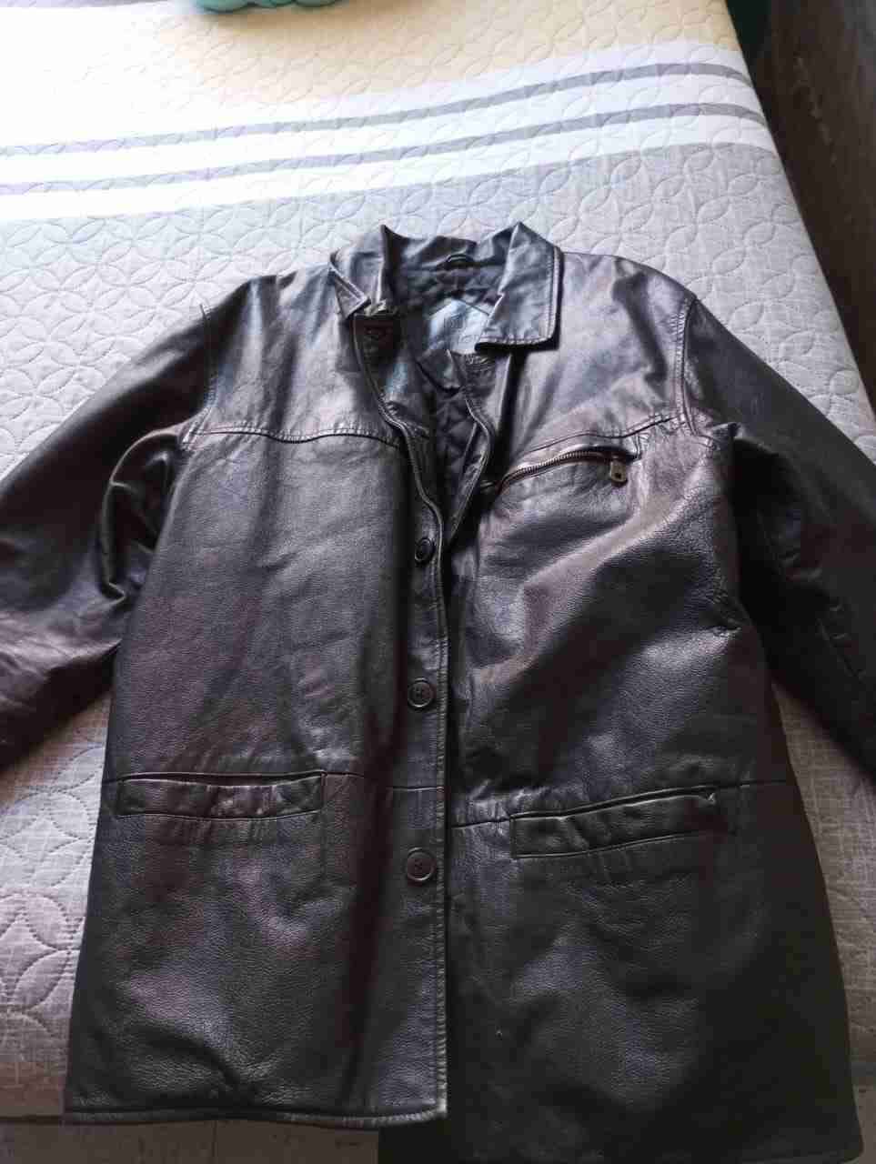 Chaqueta de cuero negra - miniatura 2