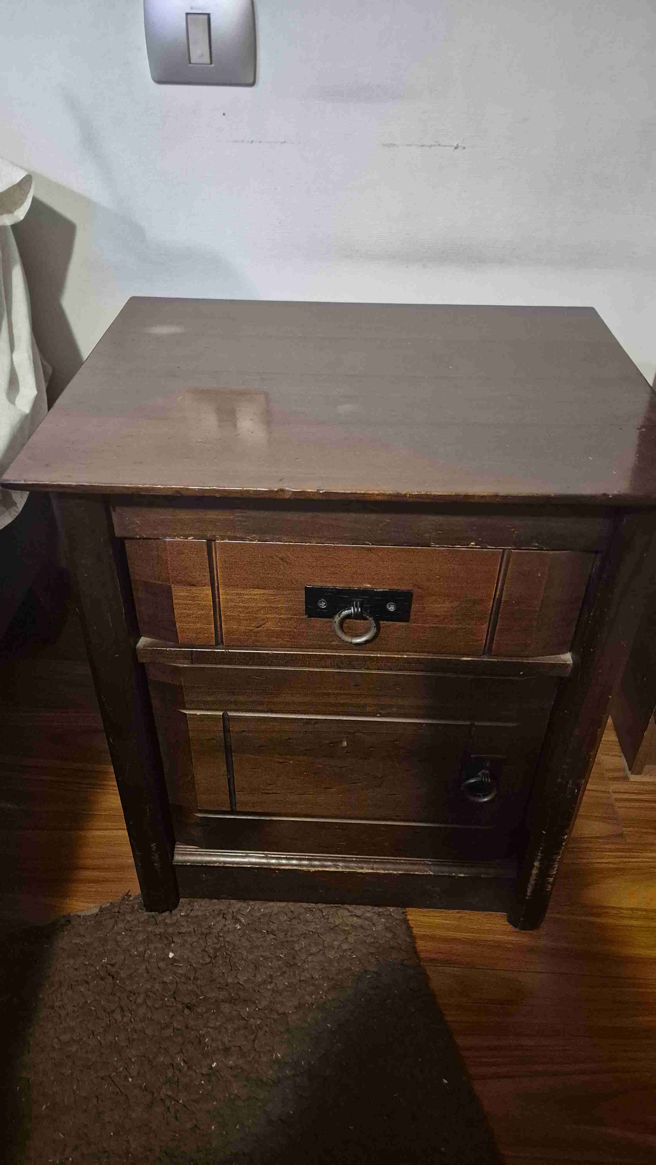 Velador de madera estilo rústico - miniatura 3