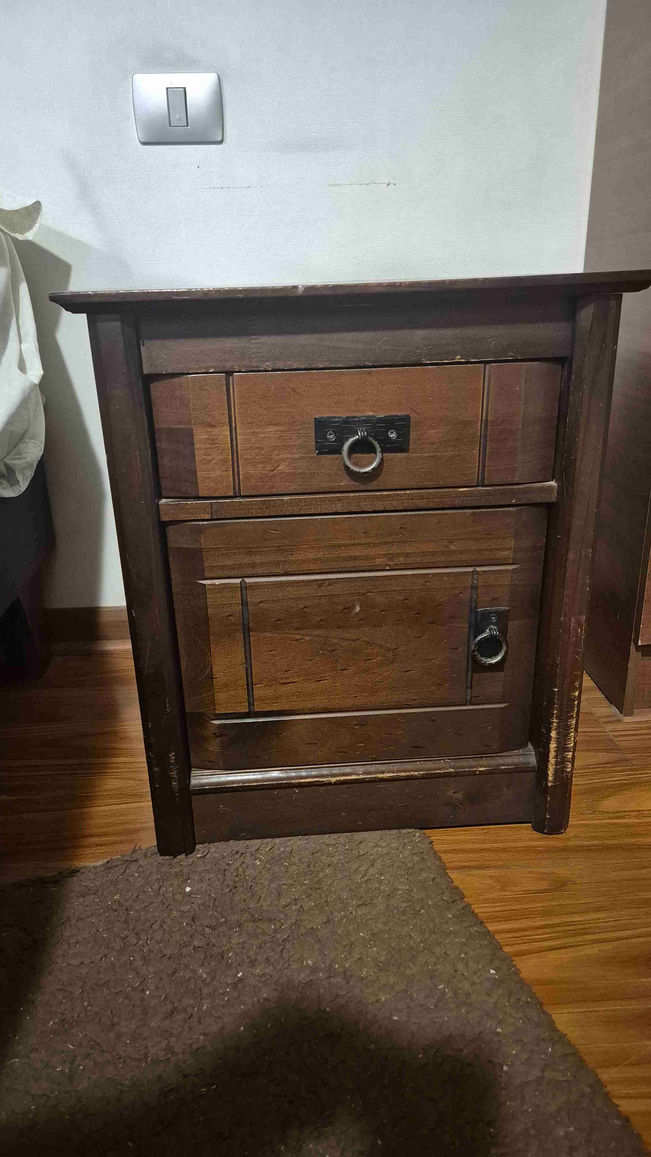 Velador de madera estilo rústico - miniatura 4