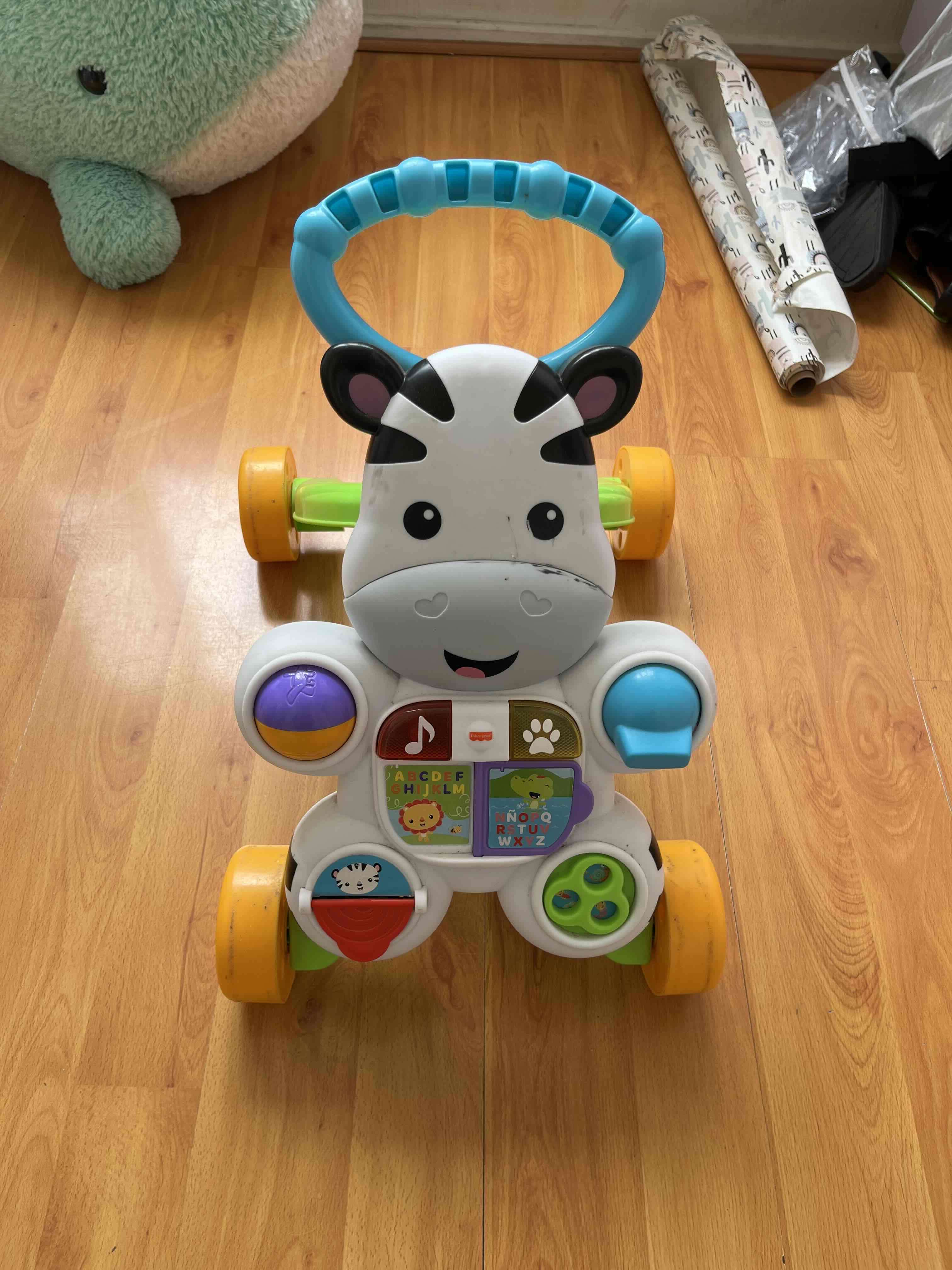 Andador infantil con actividades