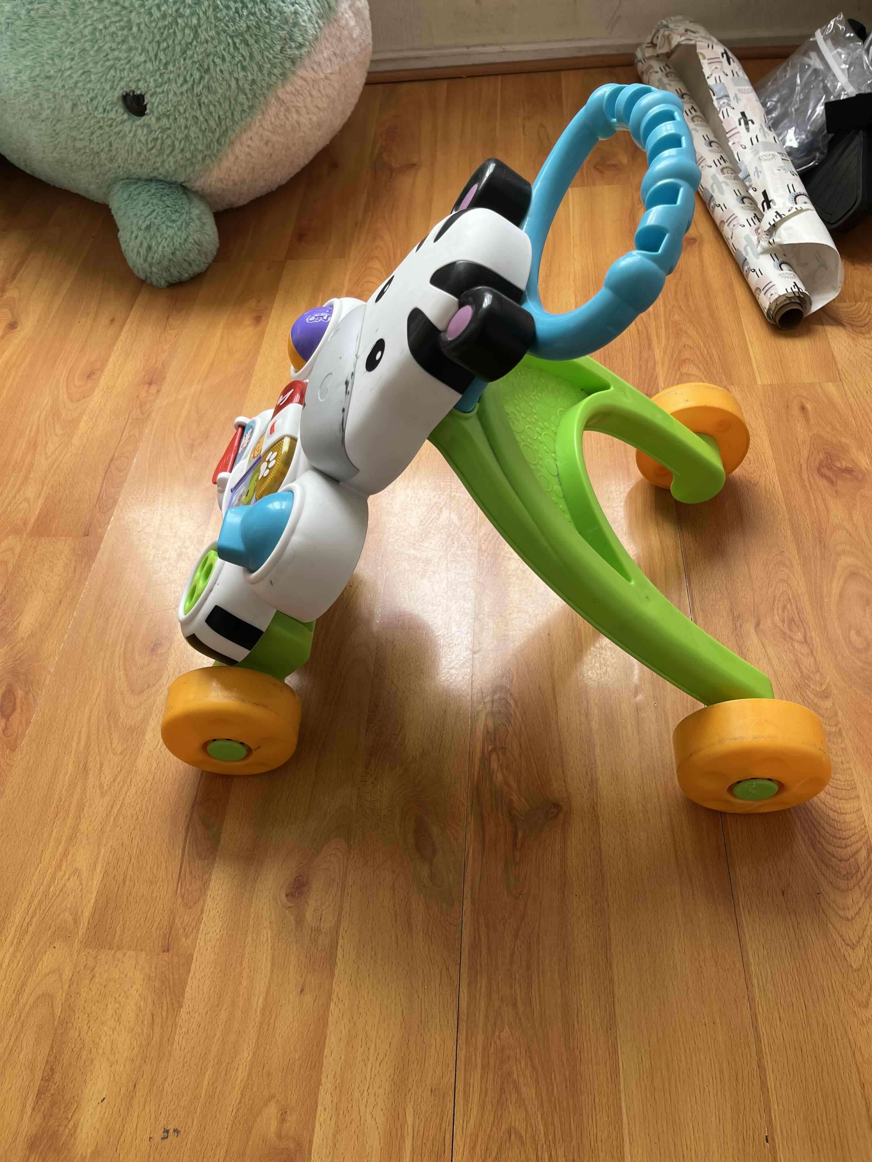 Andador infantil con actividades - 2