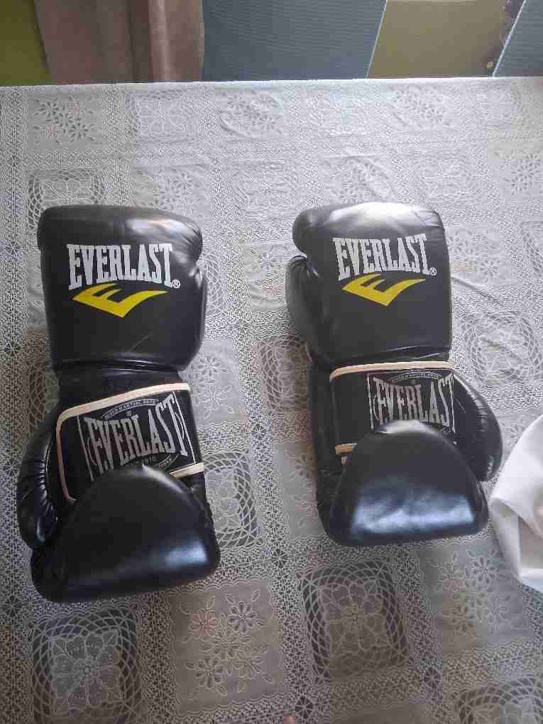 Guantes de boxeo de cuero negro - miniatura 2