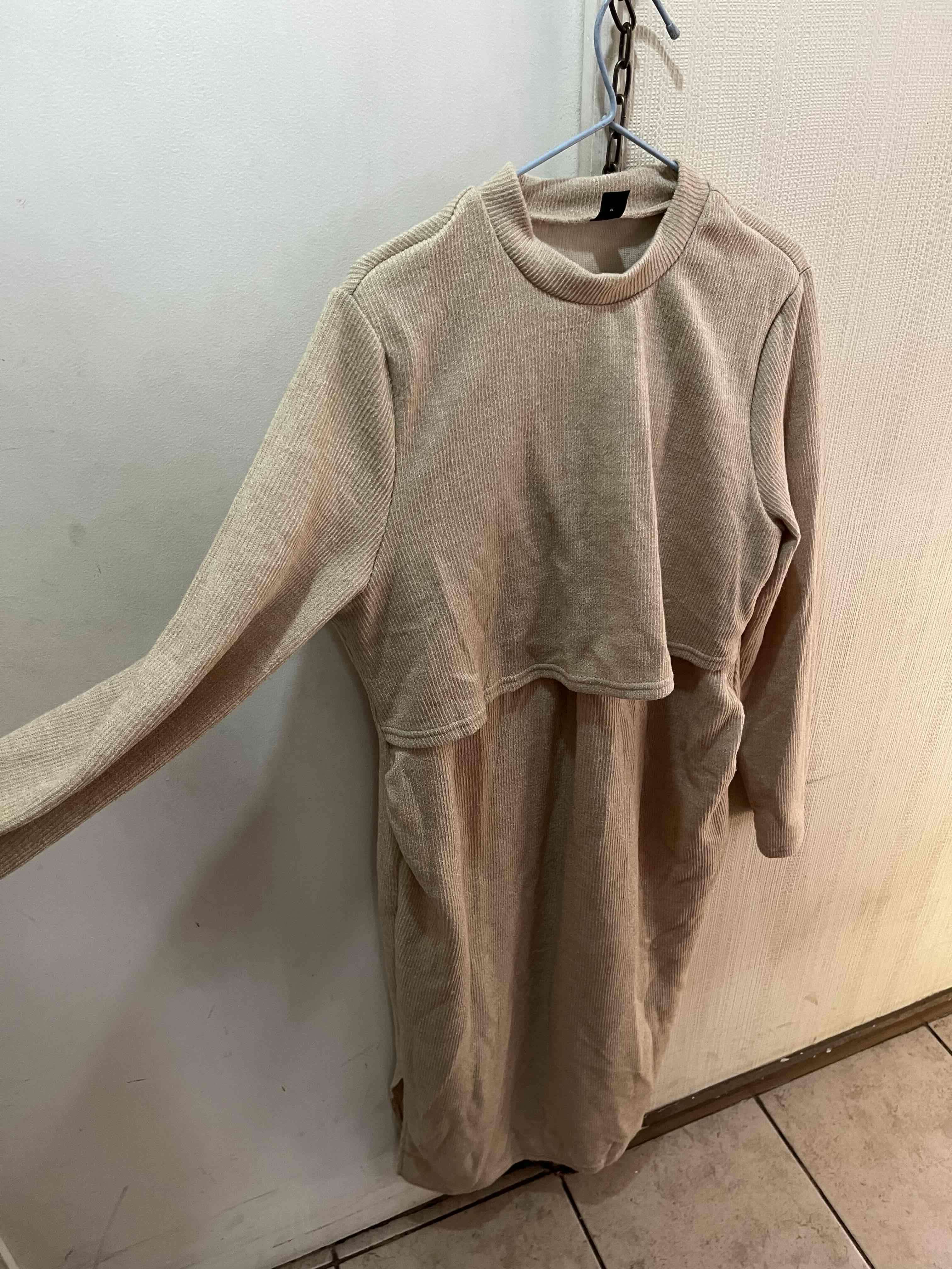 Vestido beige maternal
