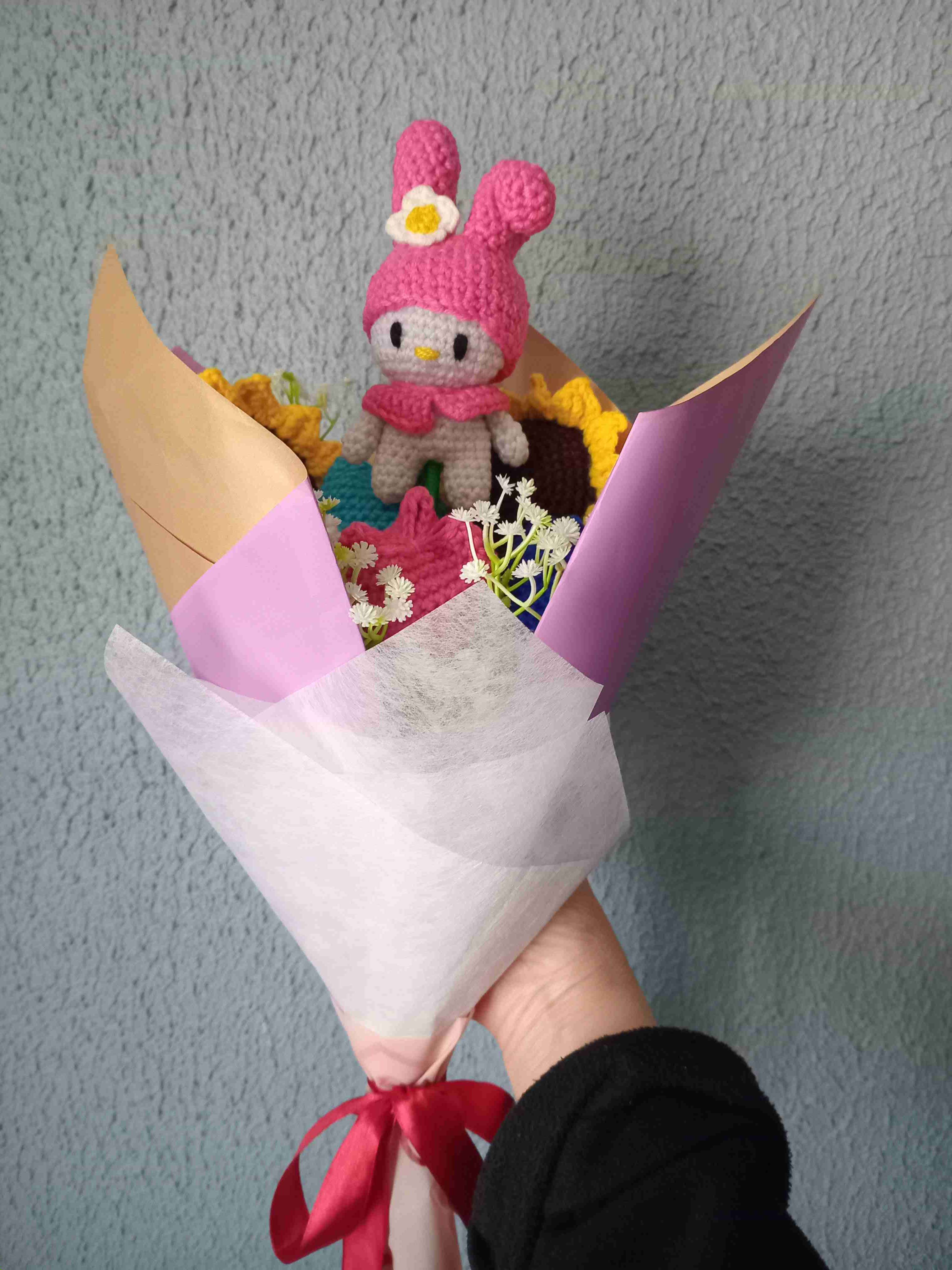 Ramo de flores crochet colorido - miniatura 3