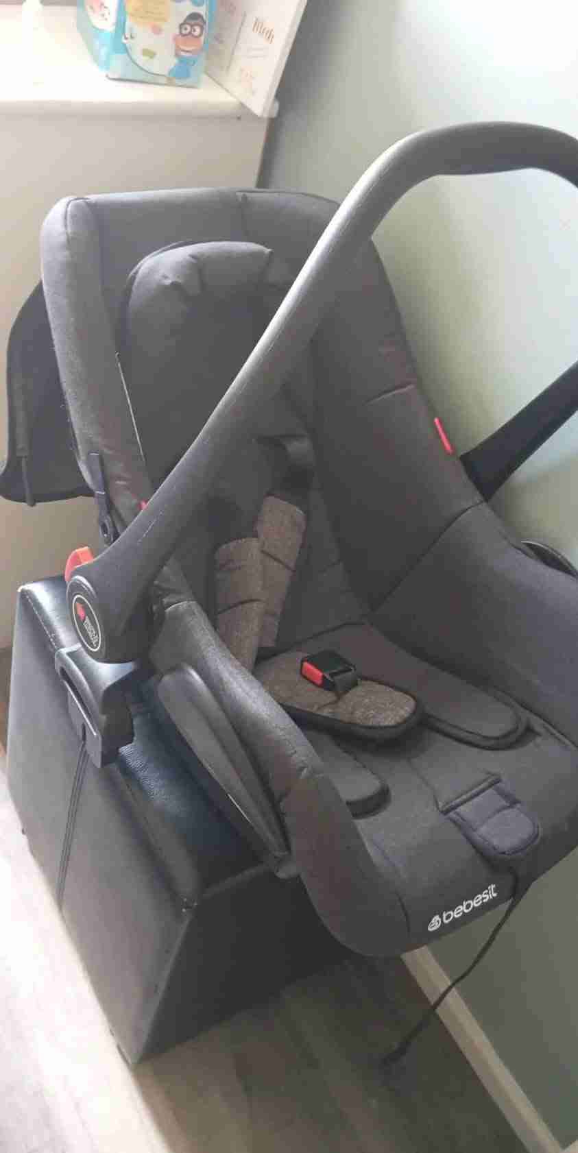 Coche de bebé negro bebesit - miniatura 3