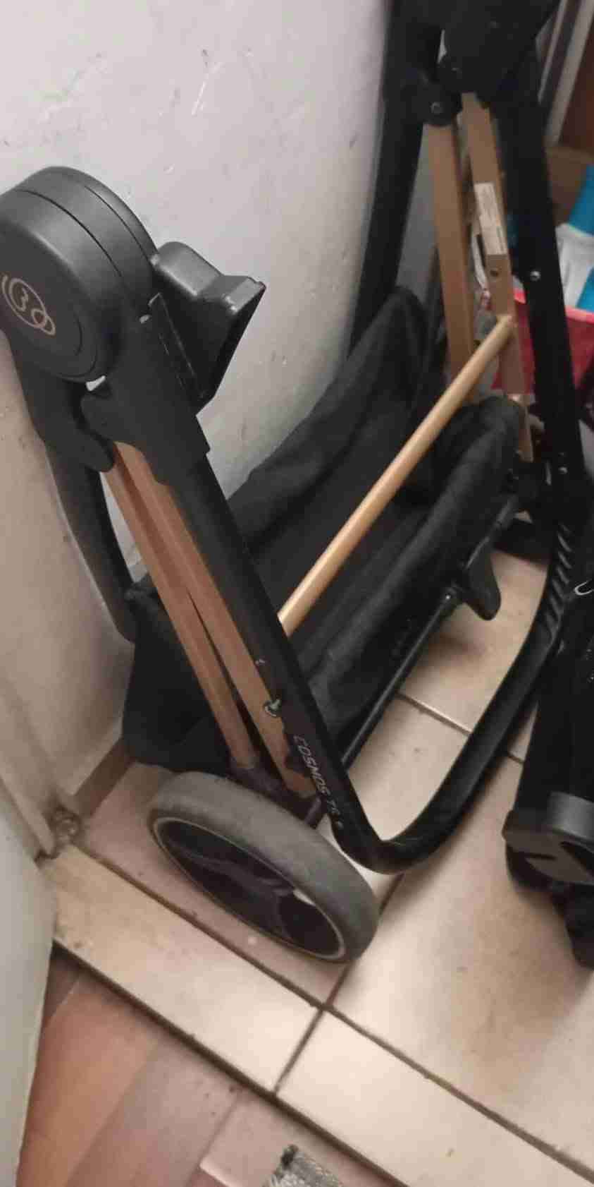 Coche de bebé negro bebesit - miniatura 4