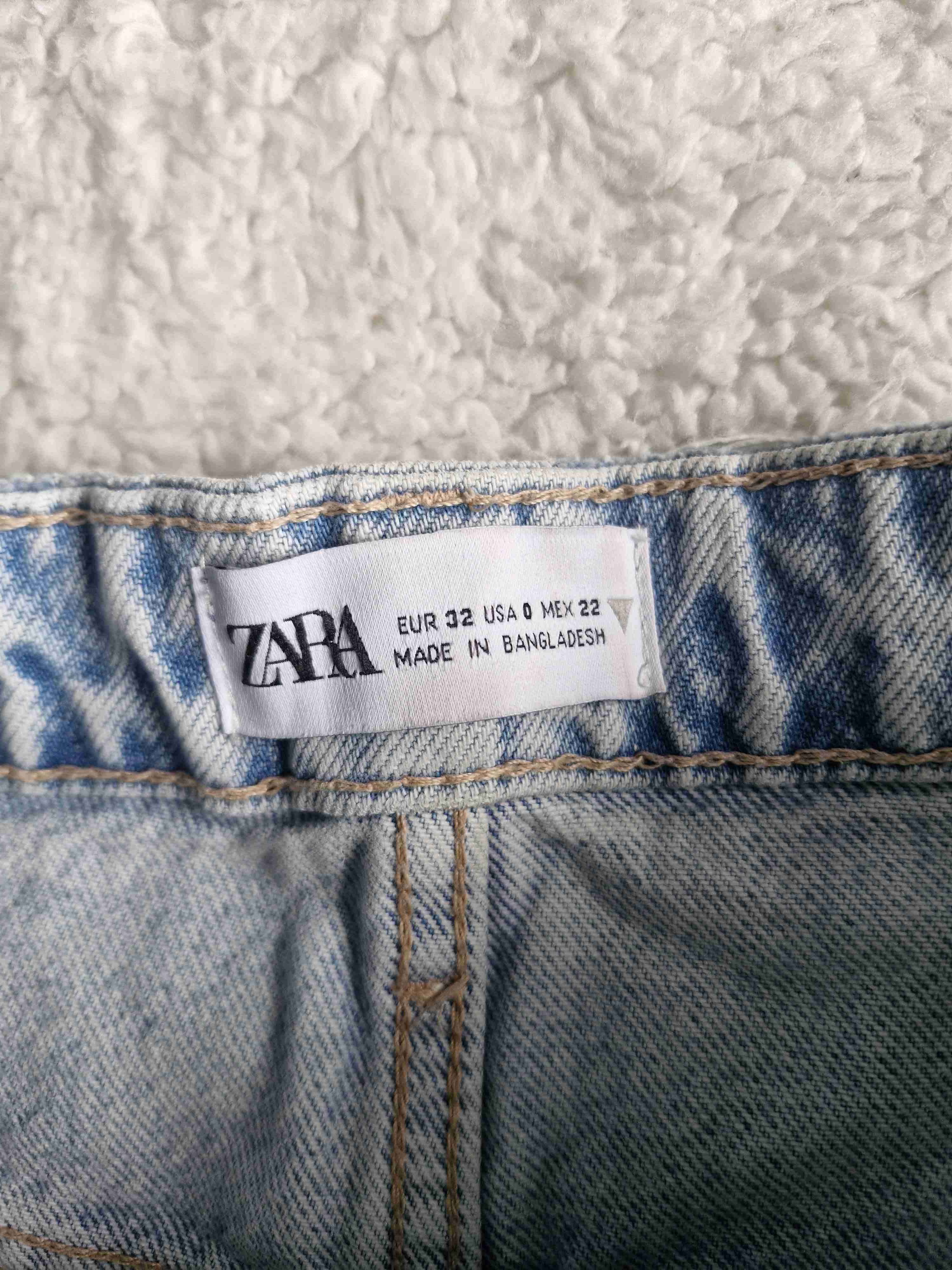 Shorts de mezclilla rotos - miniatura 3