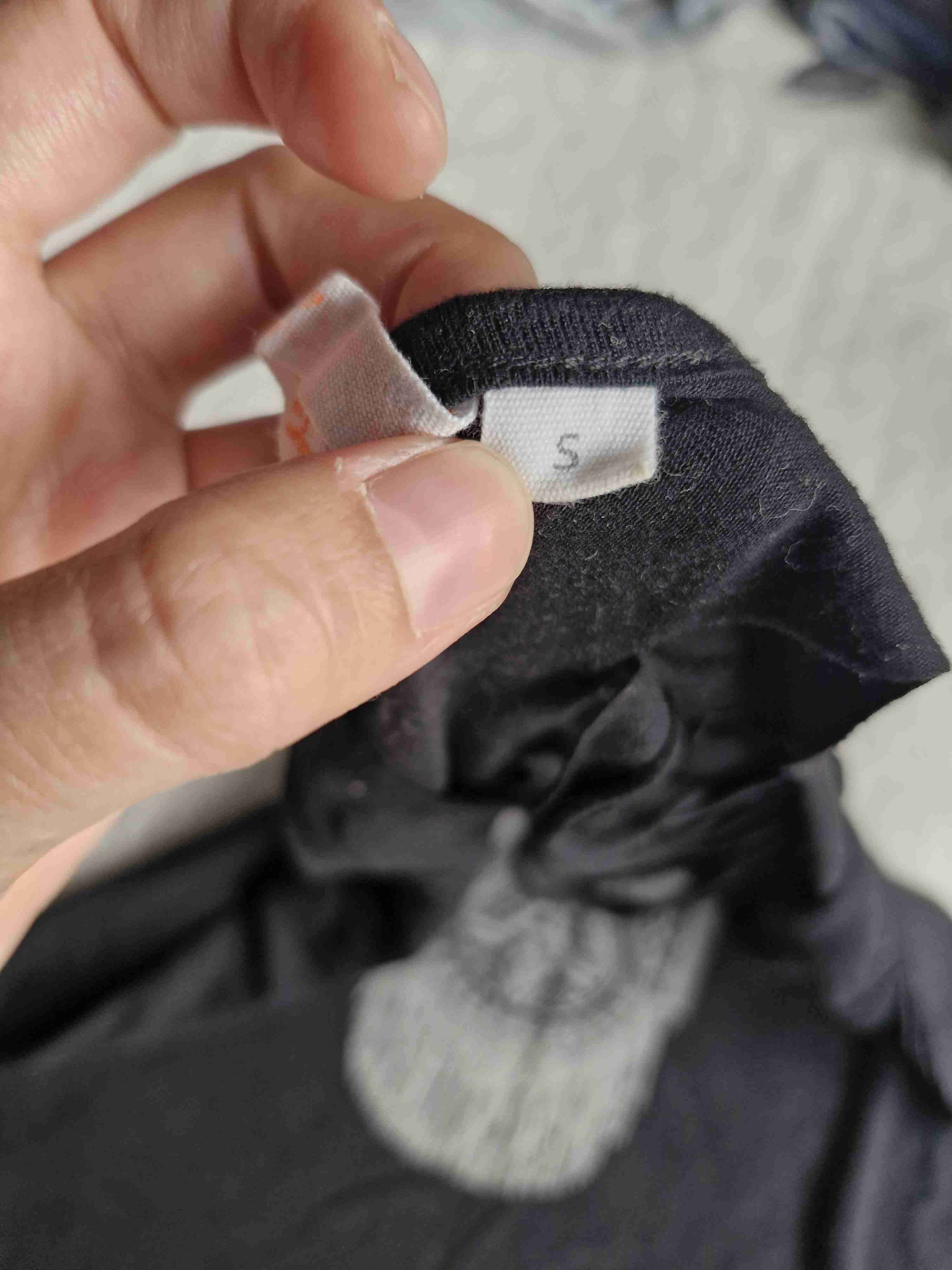 Polera sin mangas con diseño tribal - miniatura 3