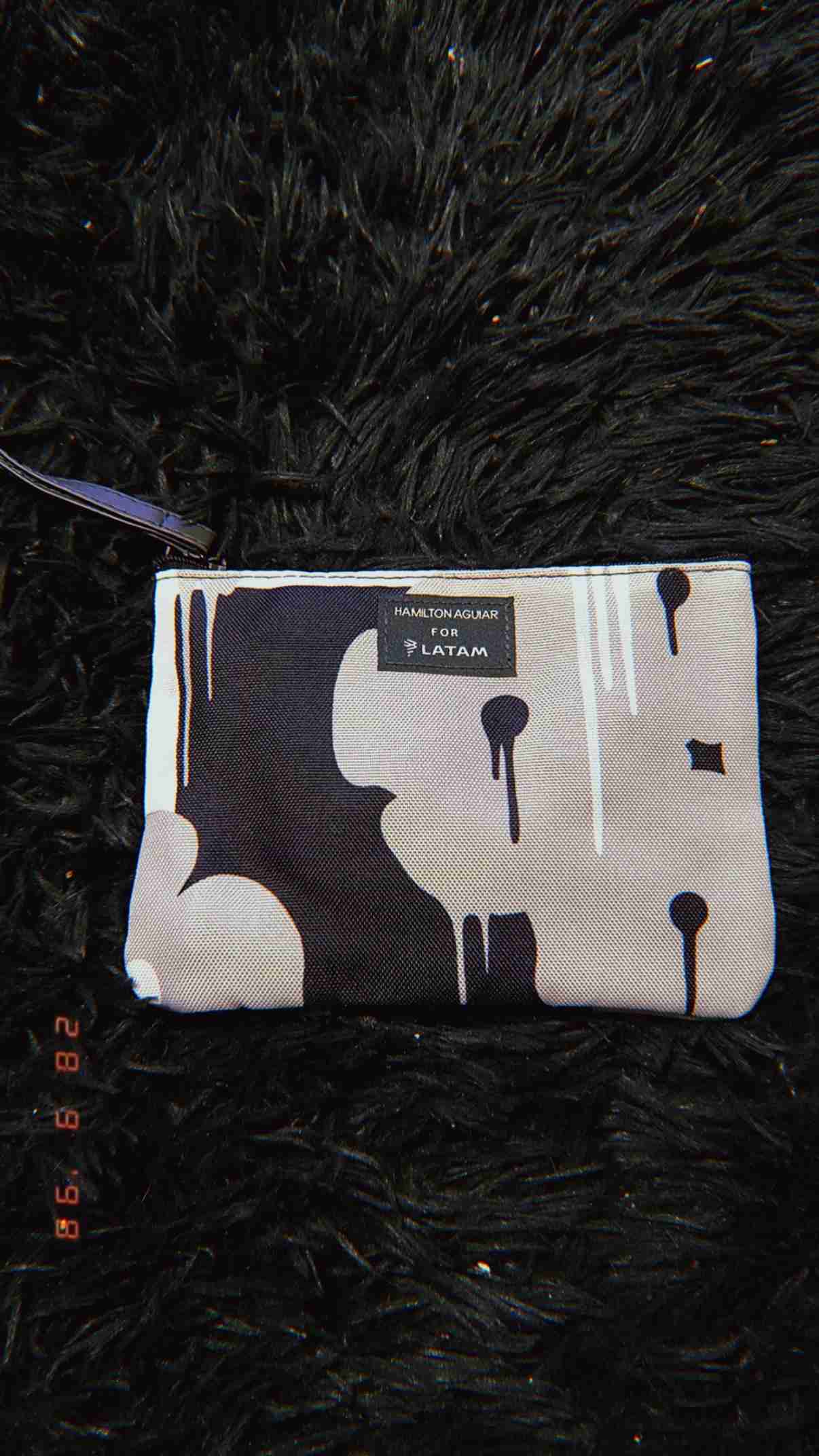 Neceser Hamilton Aguar diseño abstracto