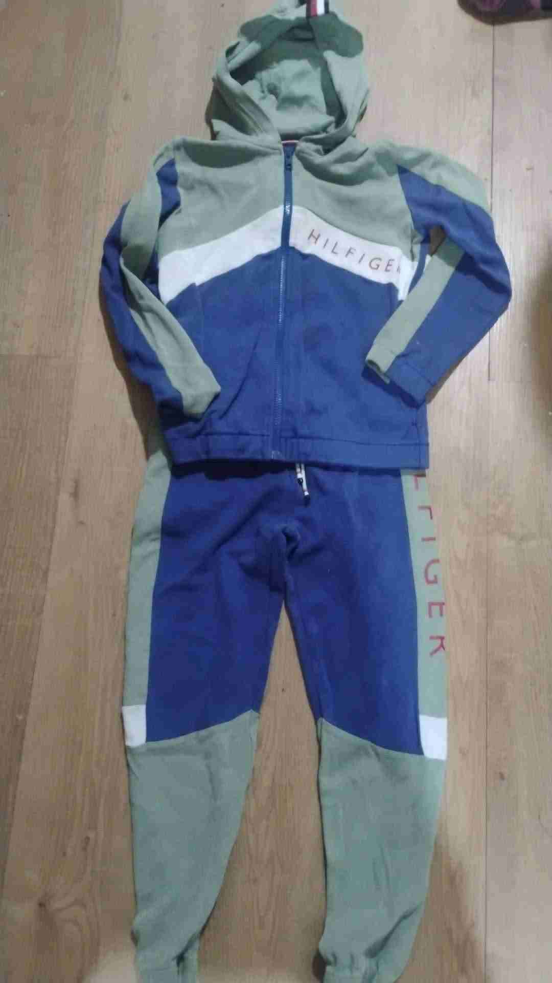Conjunto deportivo niño Hilfiger talla 10
