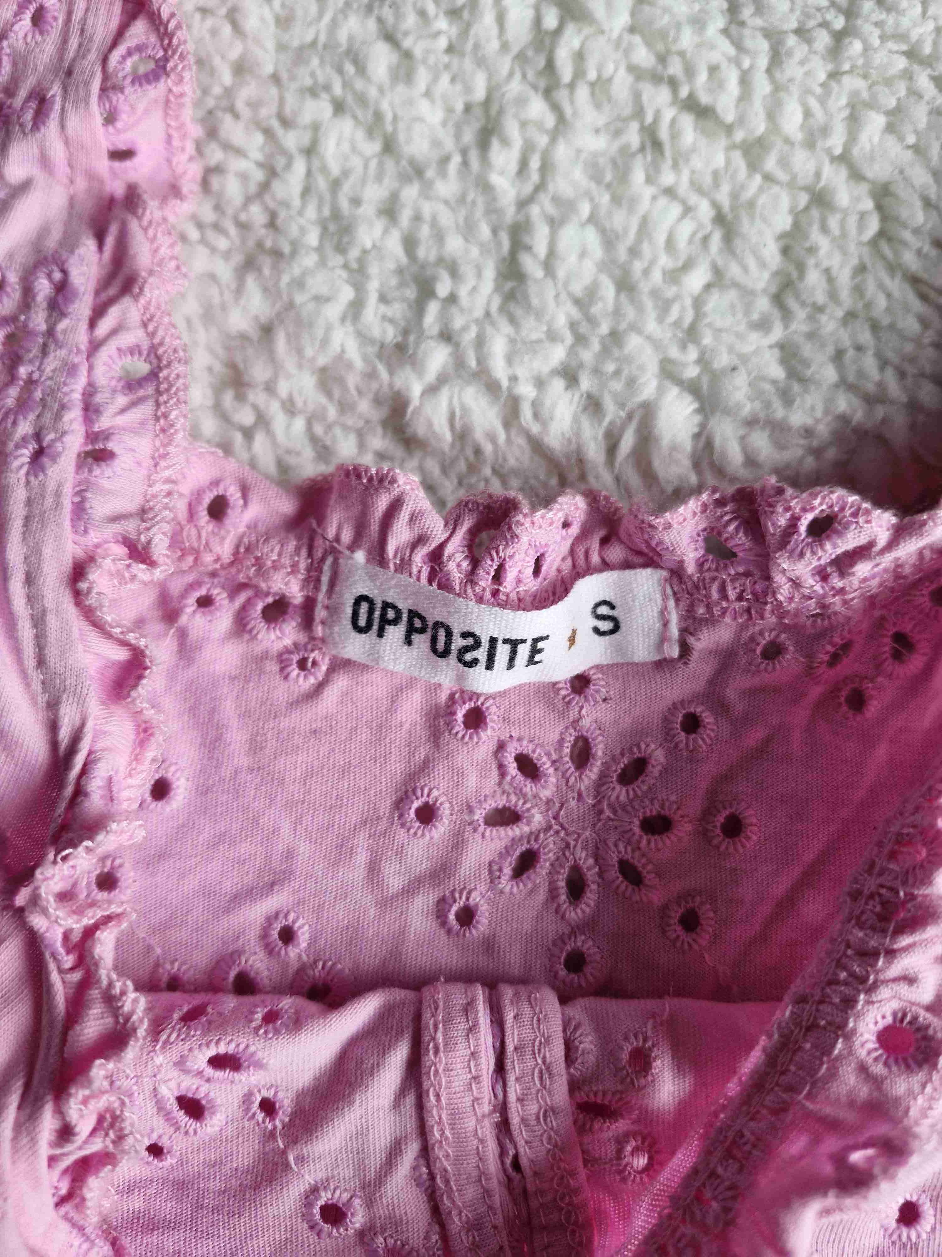 Blusa rosa con encaje - miniatura 2