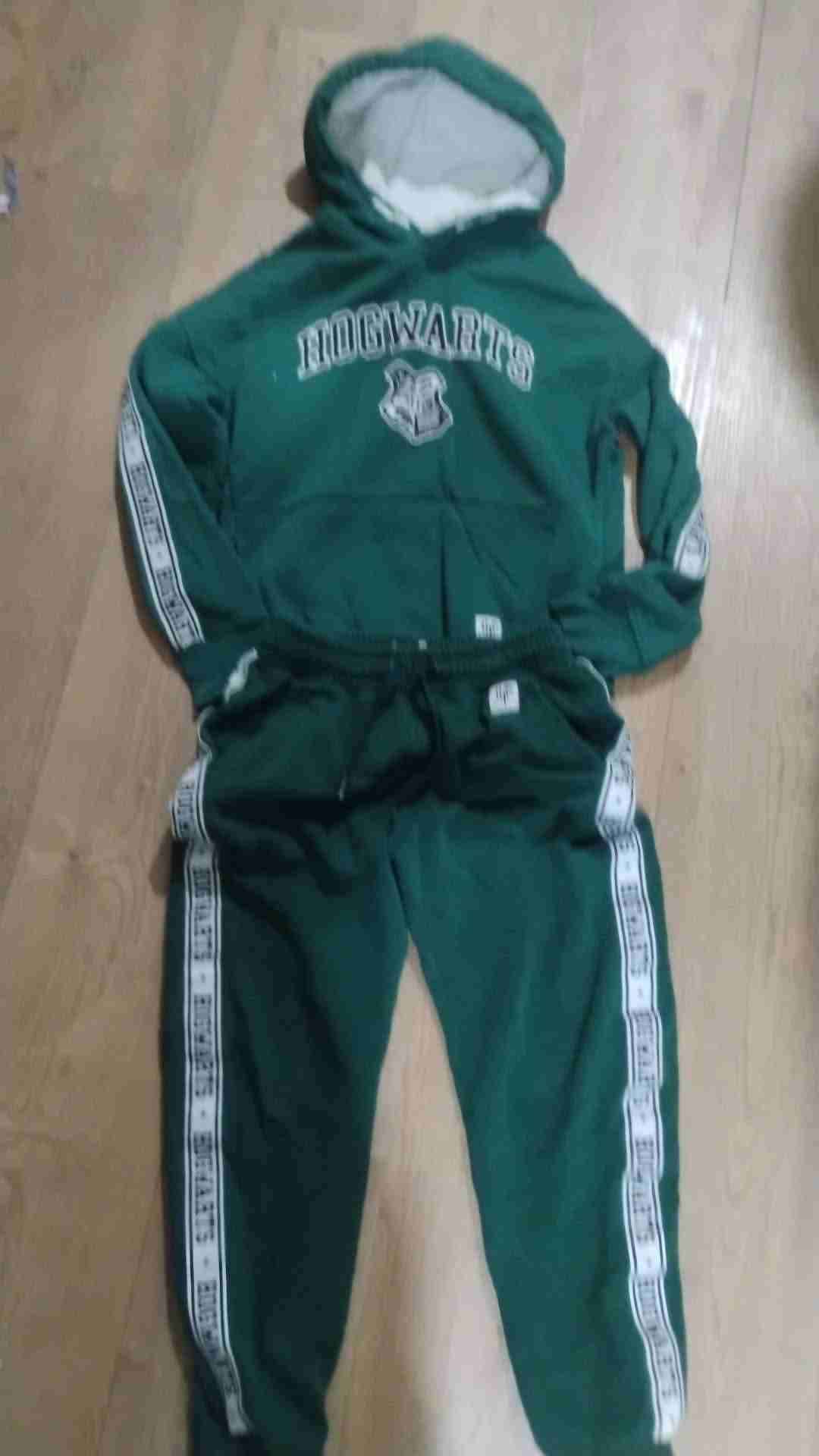 Conjunto deportivo Hogwarts verde talla 10