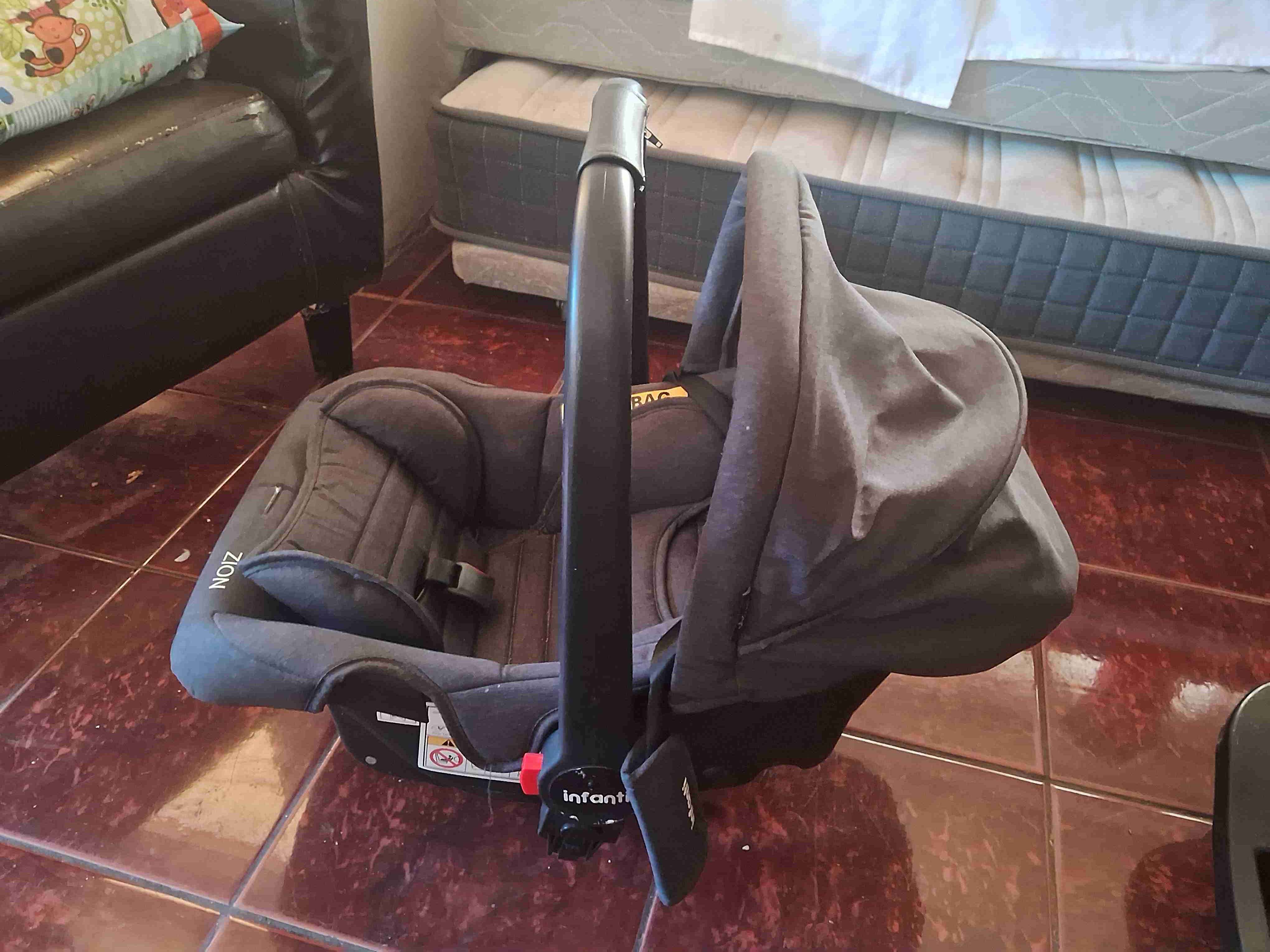 Coche y huevito infanti