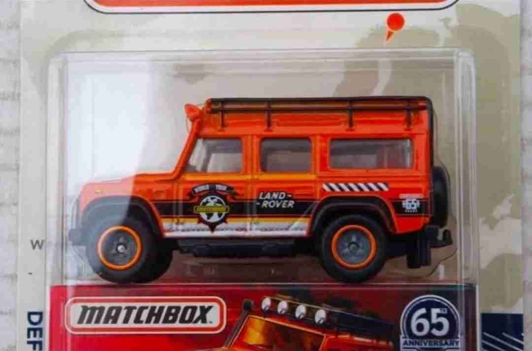 Auto Jeep Land Rover Defender Matchbox GlobeTravel - miniatura 2