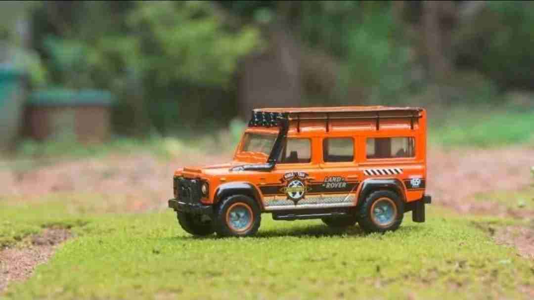 Auto Jeep Land Rover Defender Matchbox GlobeTravel - miniatura 5