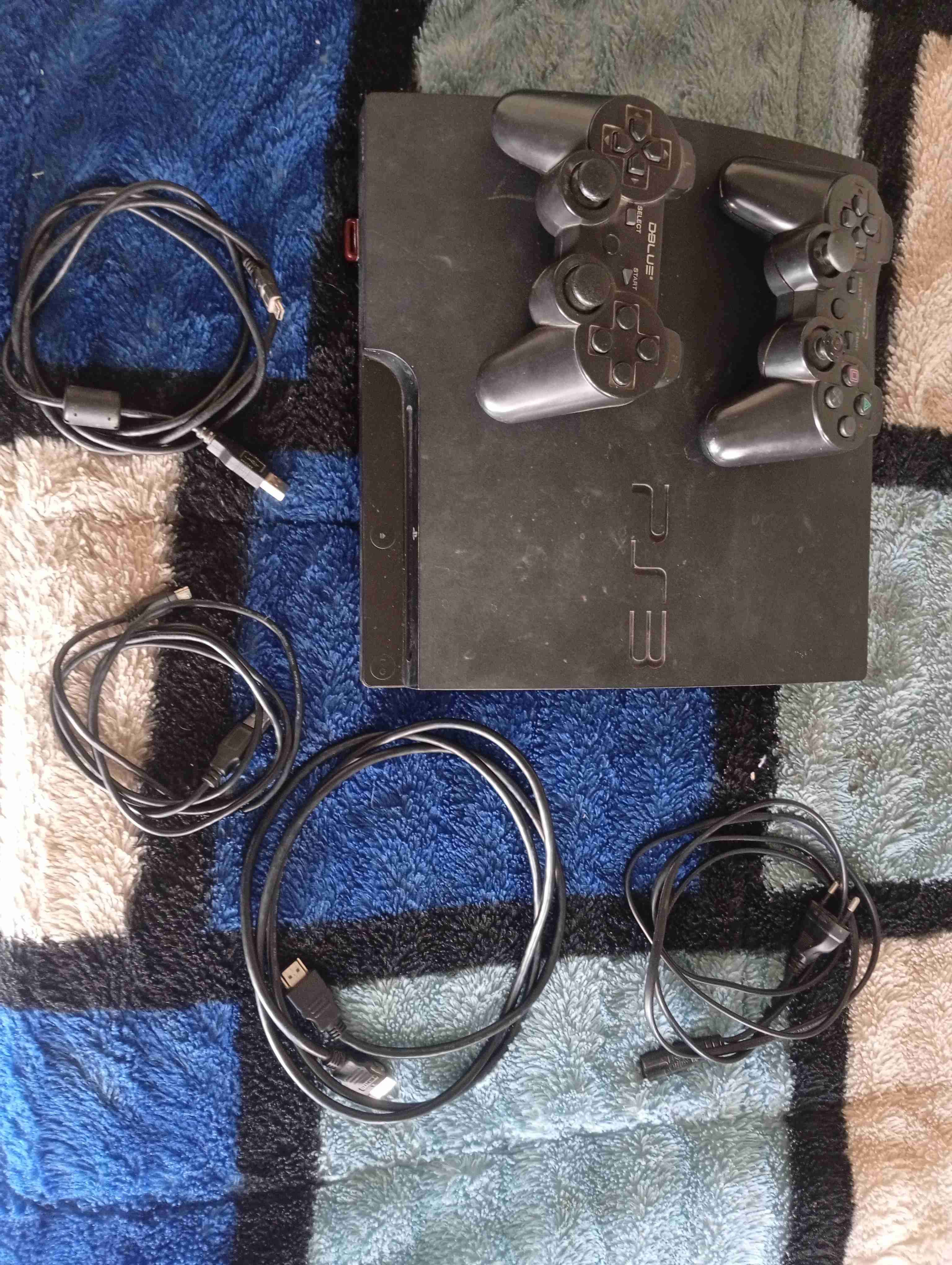 Consola PS3 con controles - miniatura 2