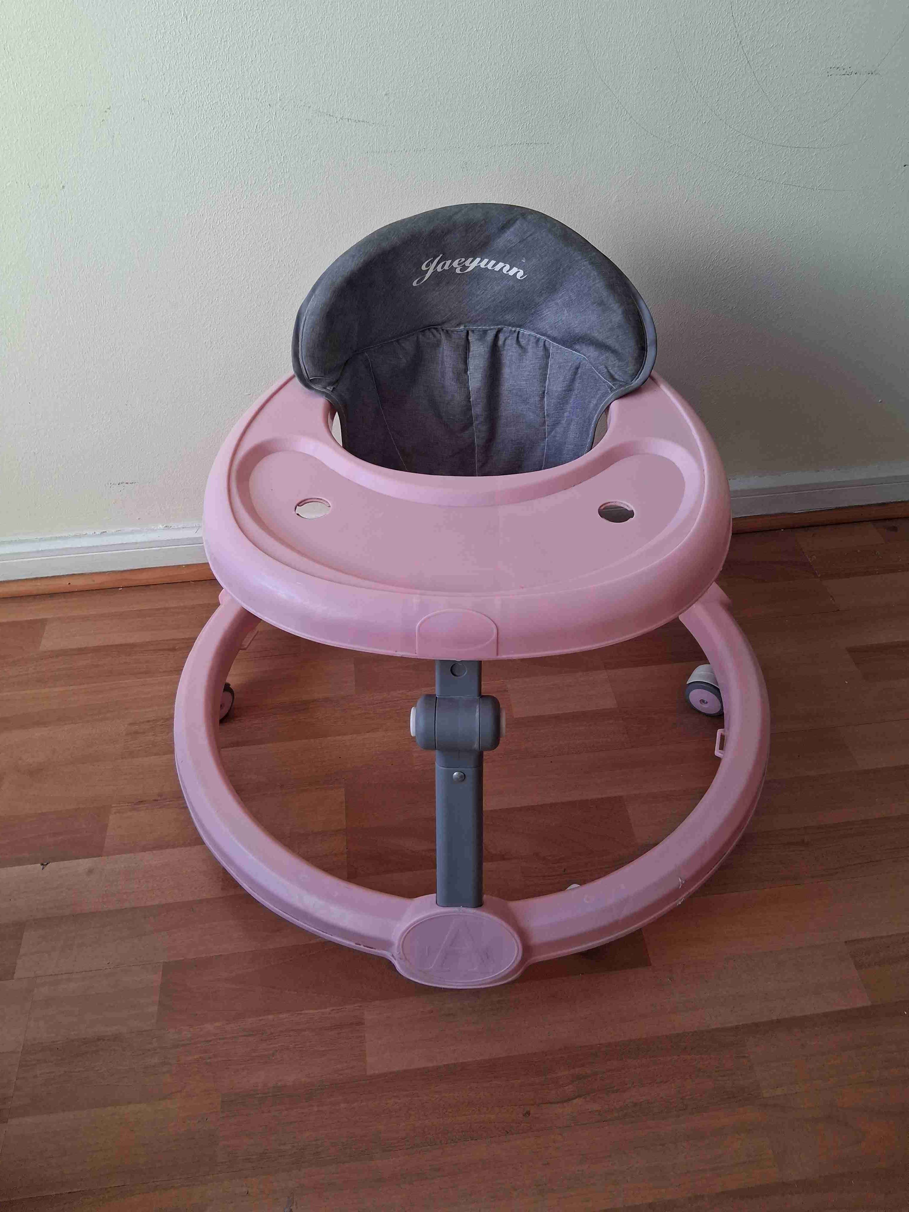 Andador rosa para bebé