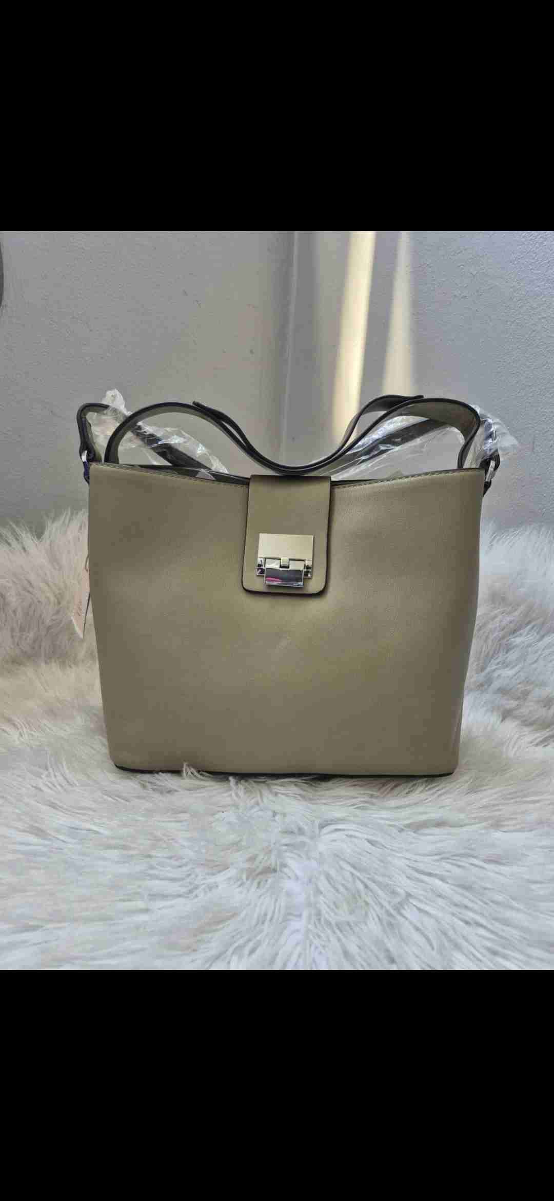 Cartera verde olivo elegante