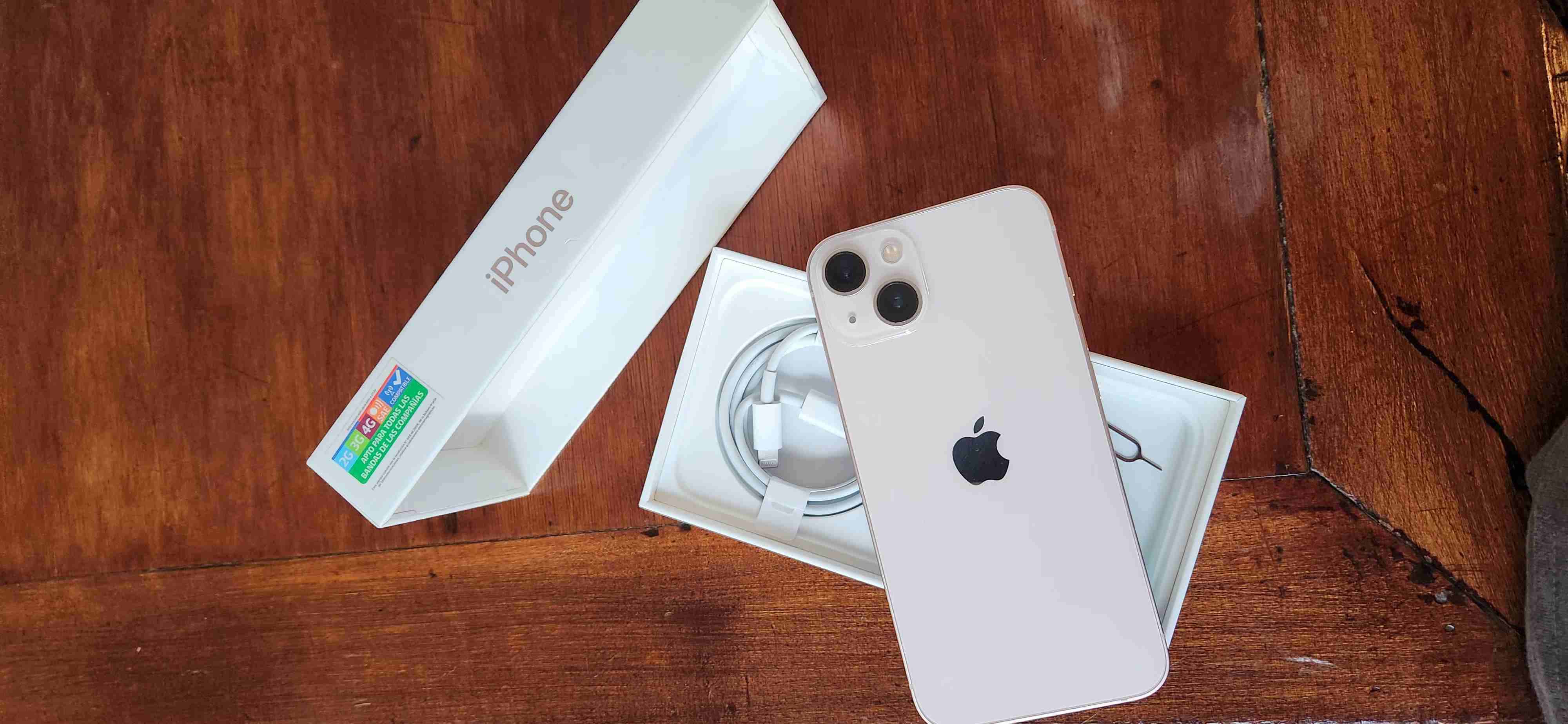 iPhone 13 128 GB, con caja y cable - miniatura 2