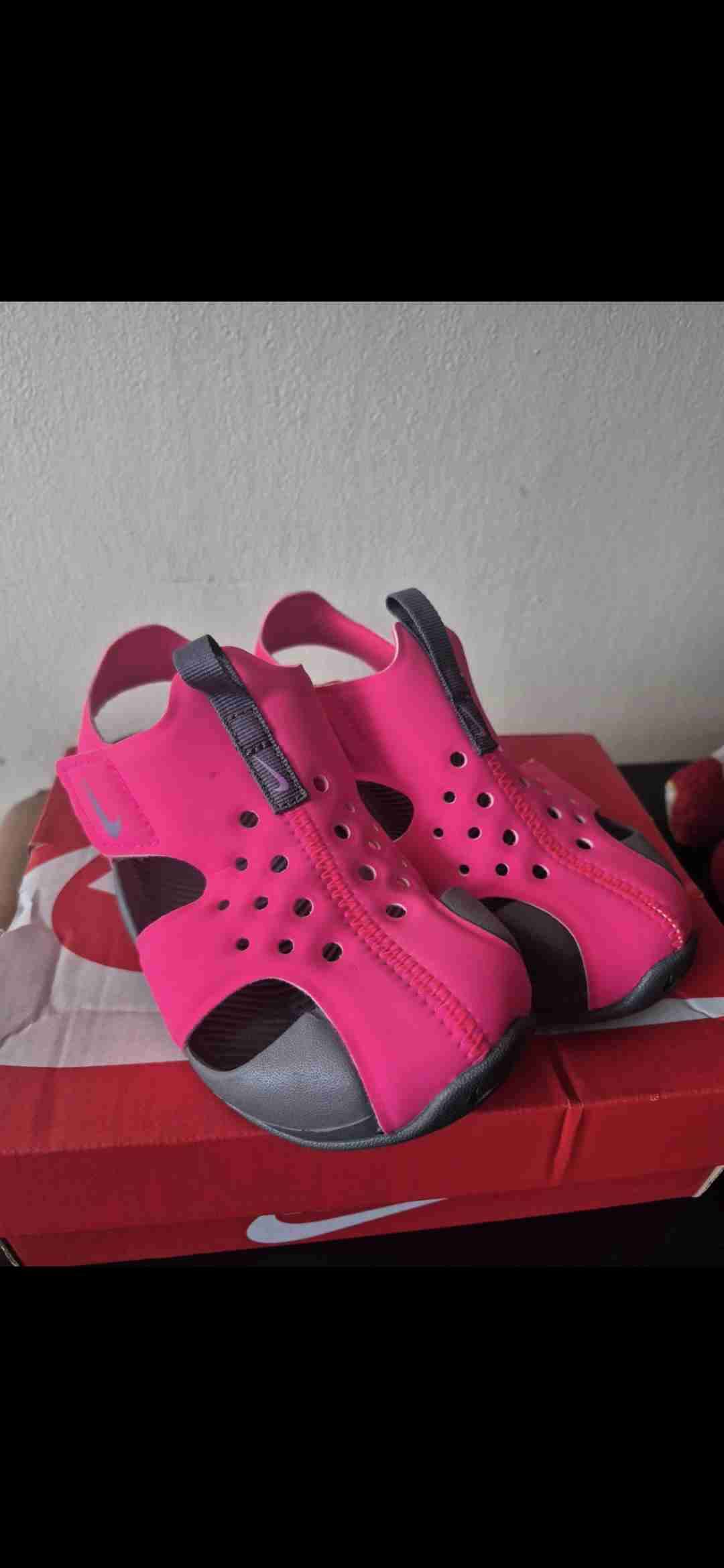 Sandalias deportivas rosas Nike