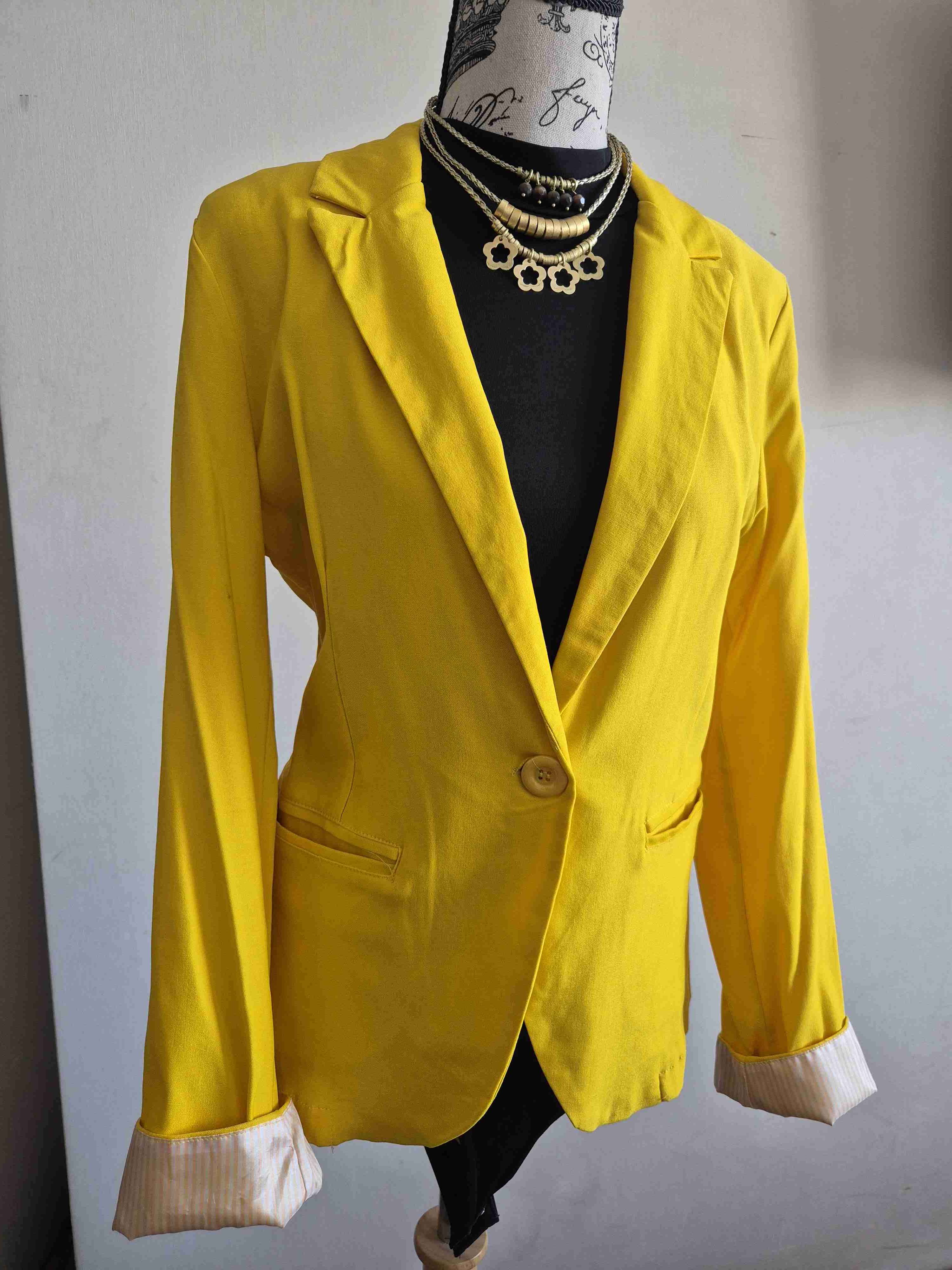 Blazer amarillo  para mujer - miniatura 2