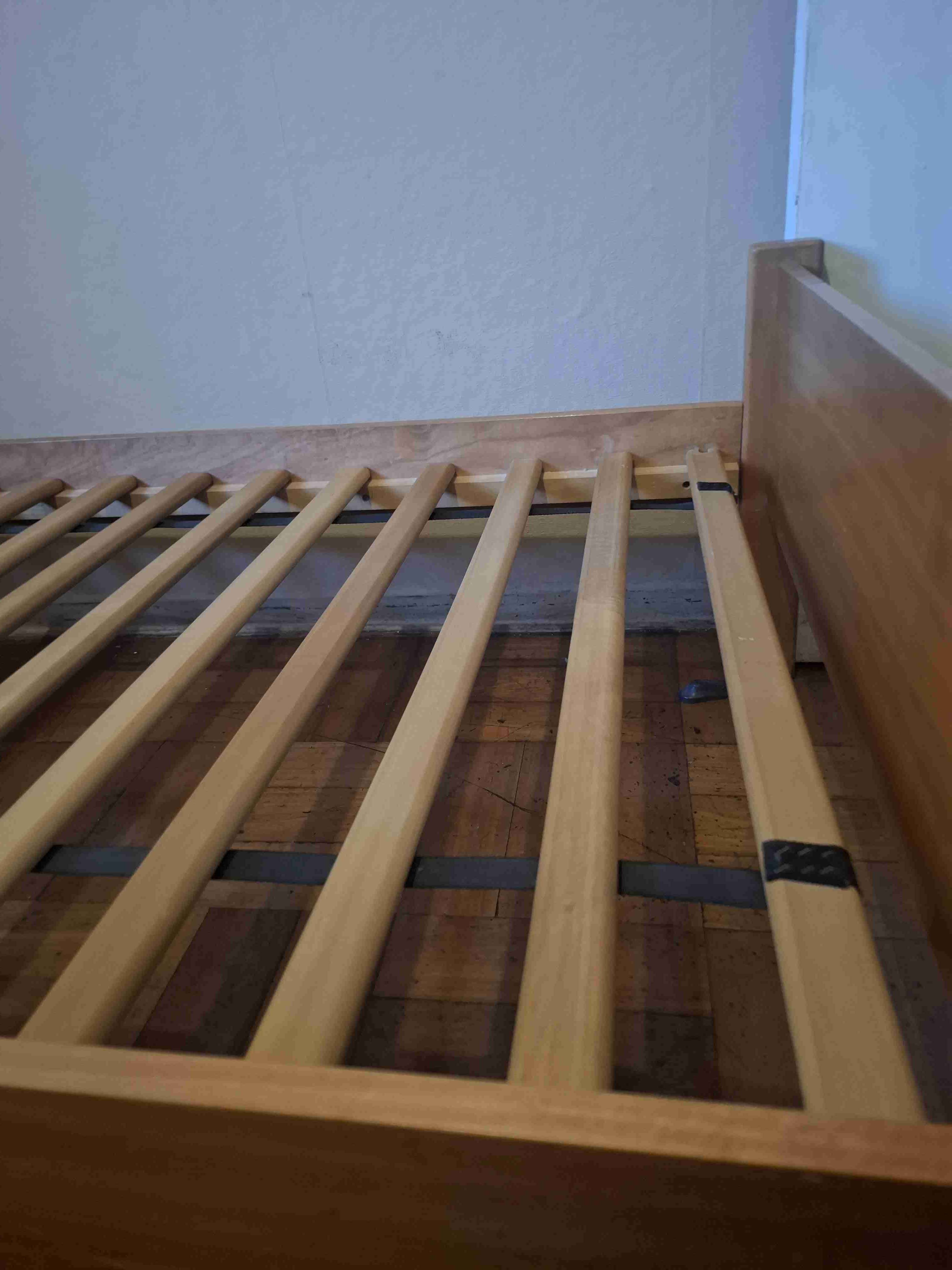 Cama de madera individual - miniatura 4