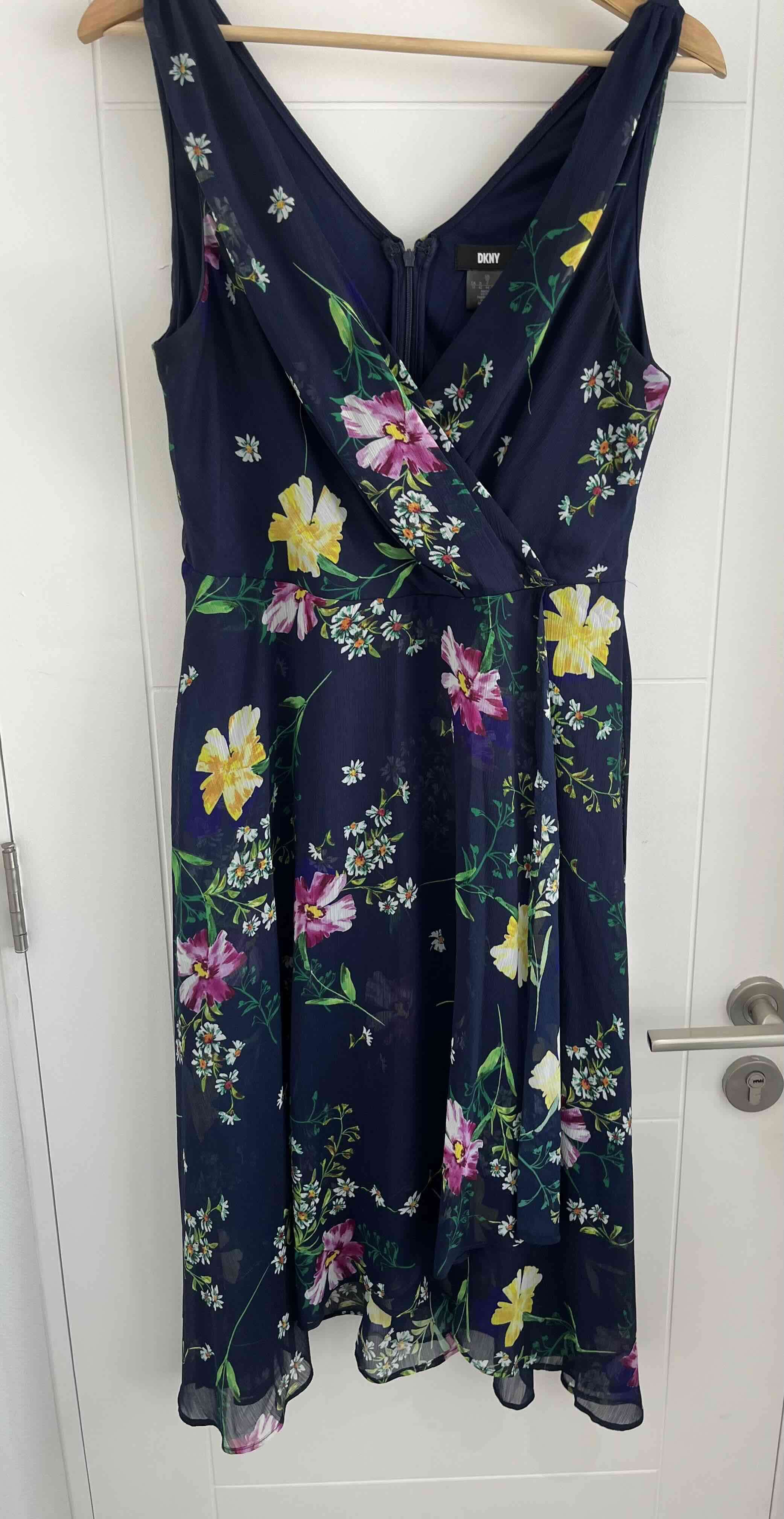 Vestido floreado azul DKNY