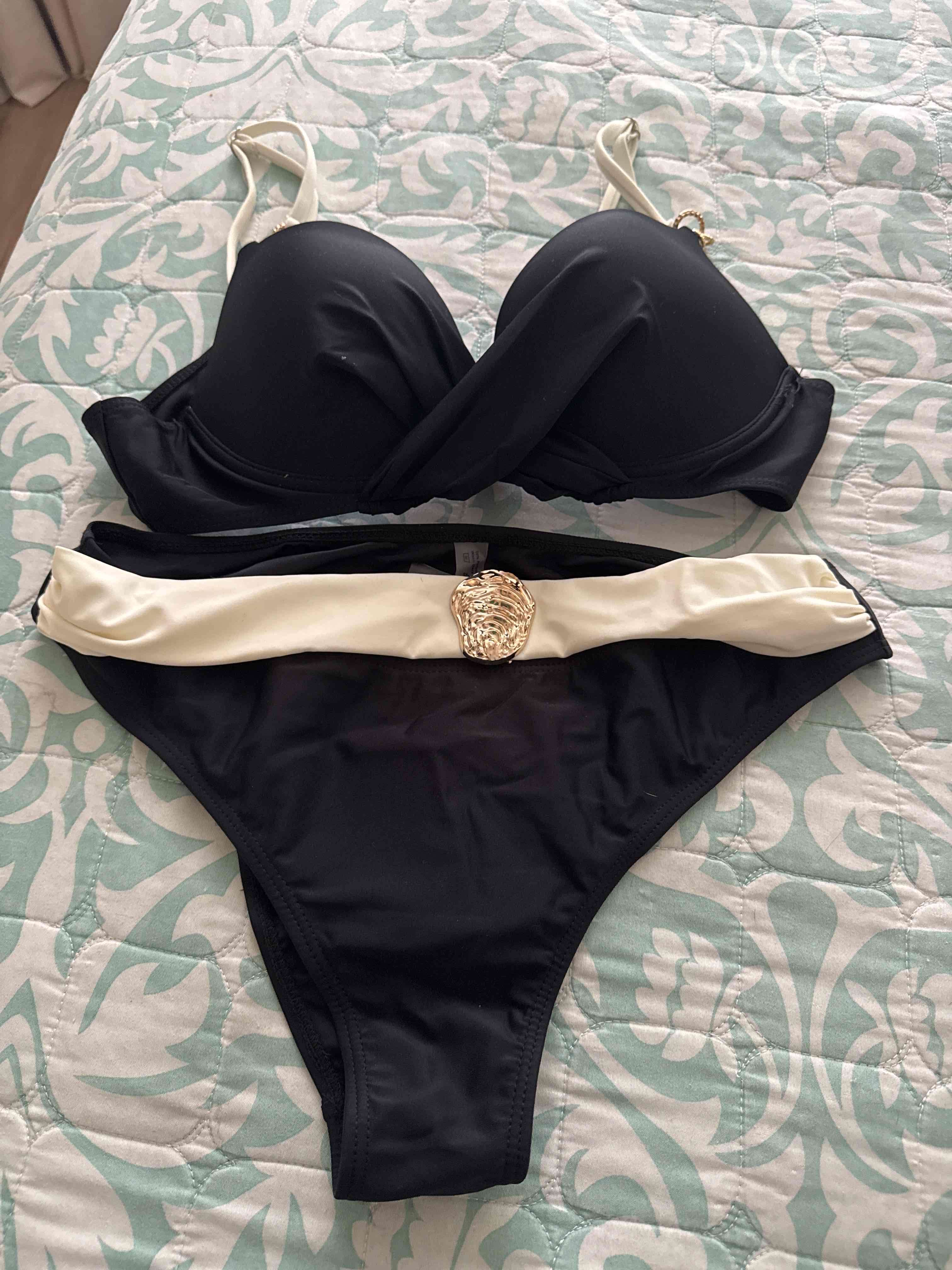 Bikini negro y beige