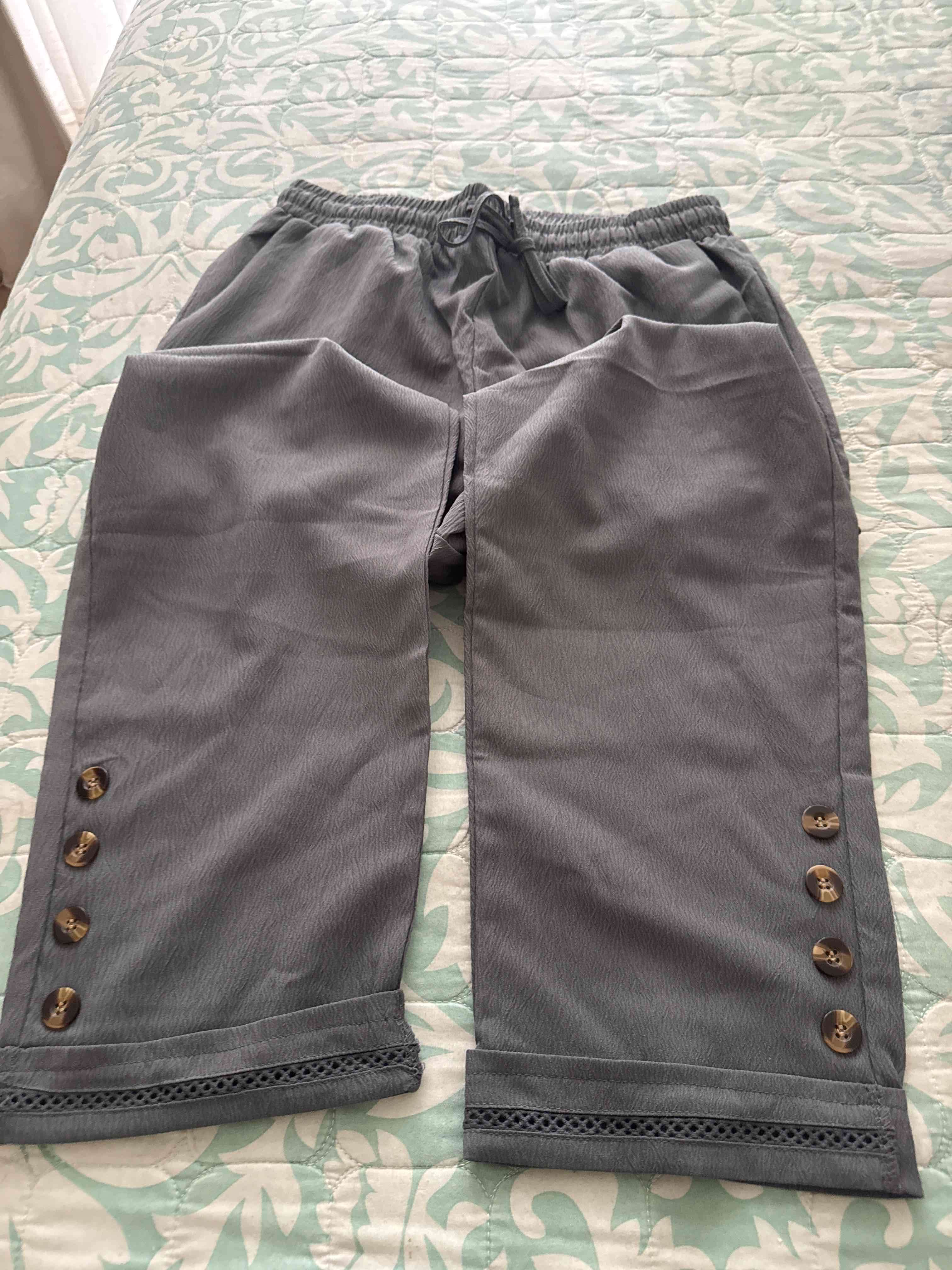 Pantalón gris con botones laterales - miniatura 2