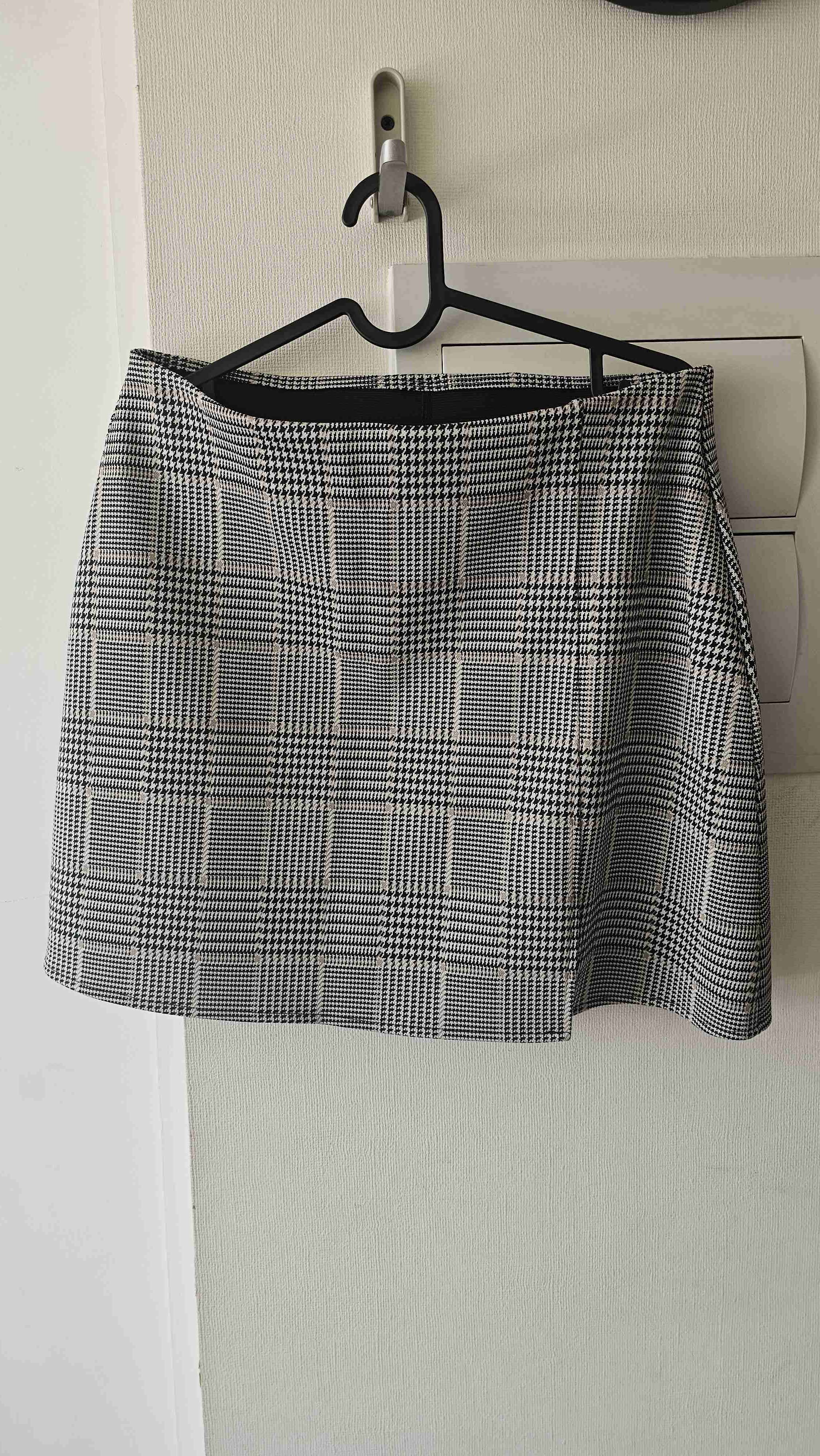 Falda escocesa en tonos grises