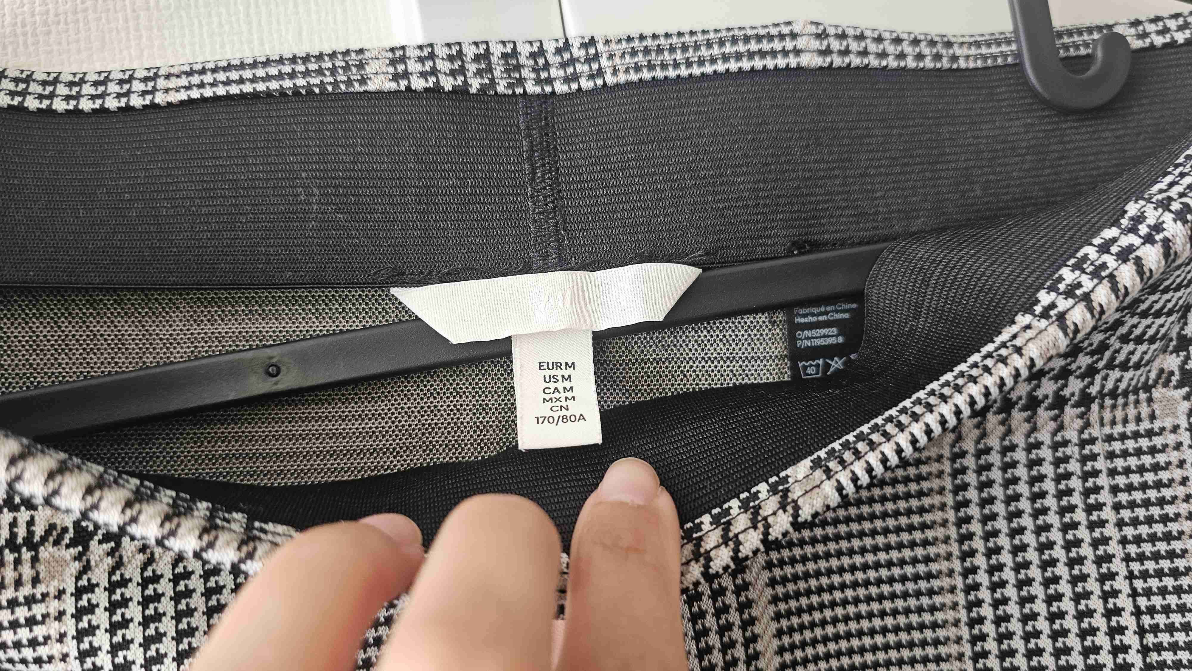 Falda escocesa en tonos grises - miniatura 2