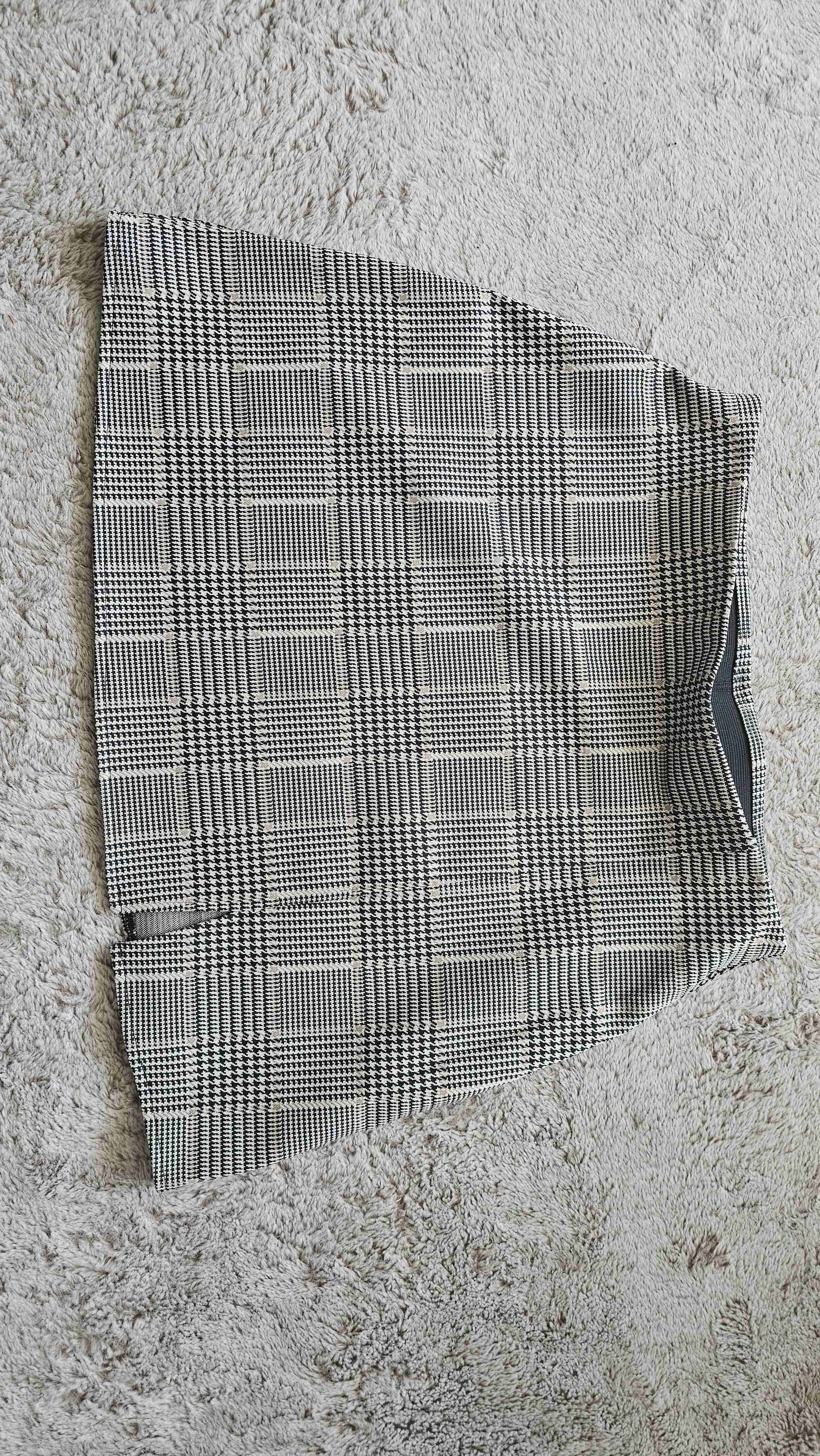 Falda escocesa en tonos grises - miniatura 4